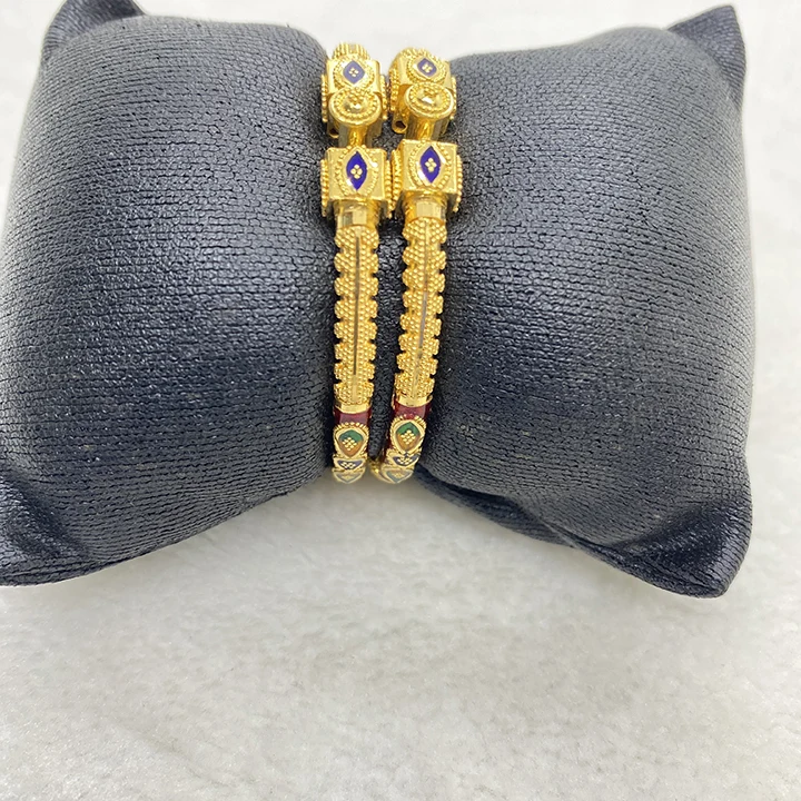 Fancy Baby Enamel Screw Kada Bangle Gj0124