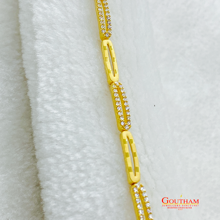 Fancy Casting Finish Ladies Bracelet Gj0203