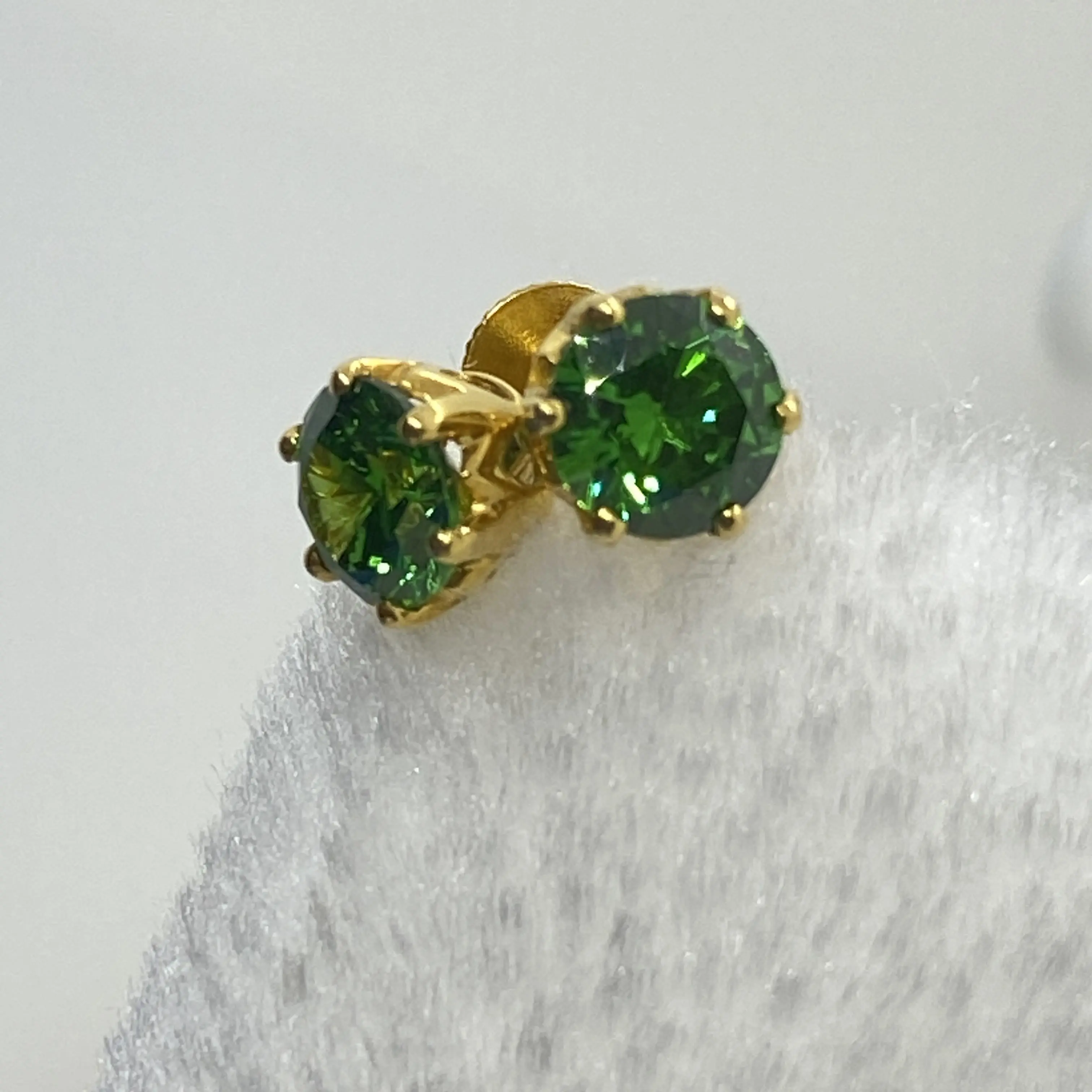 Fancy Exclusive Green Stone Studs Gj0163