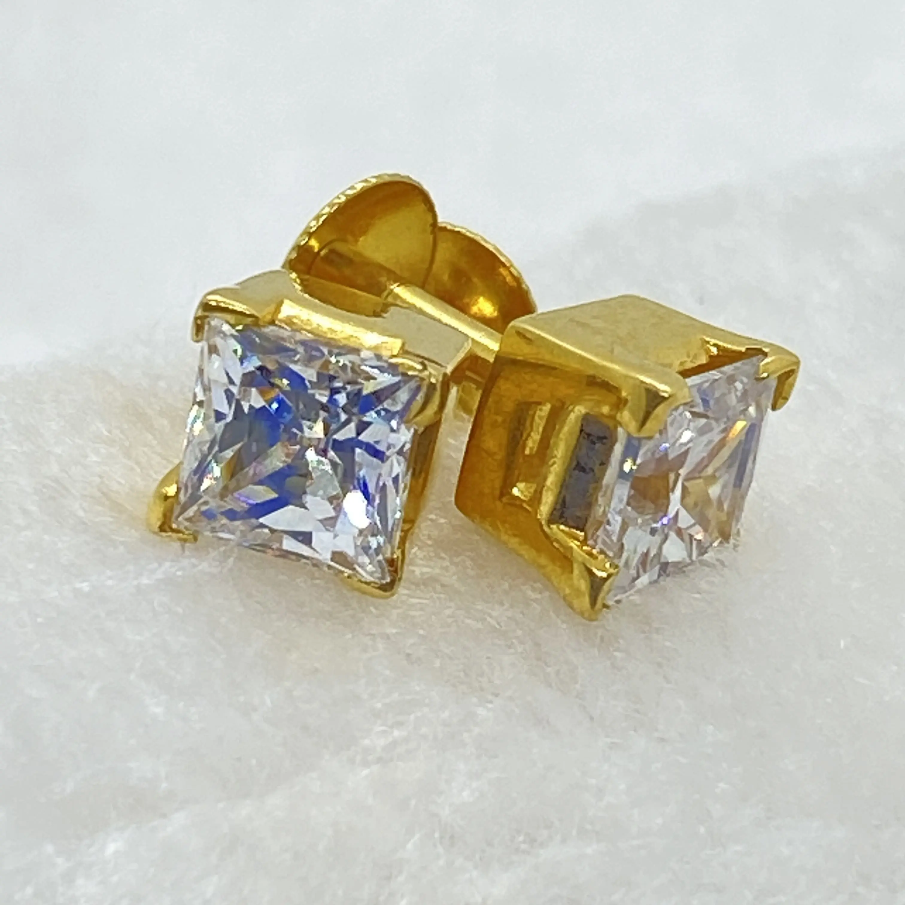 Fancy Square Diamond Finish Cz Stone Studs Gj0161
