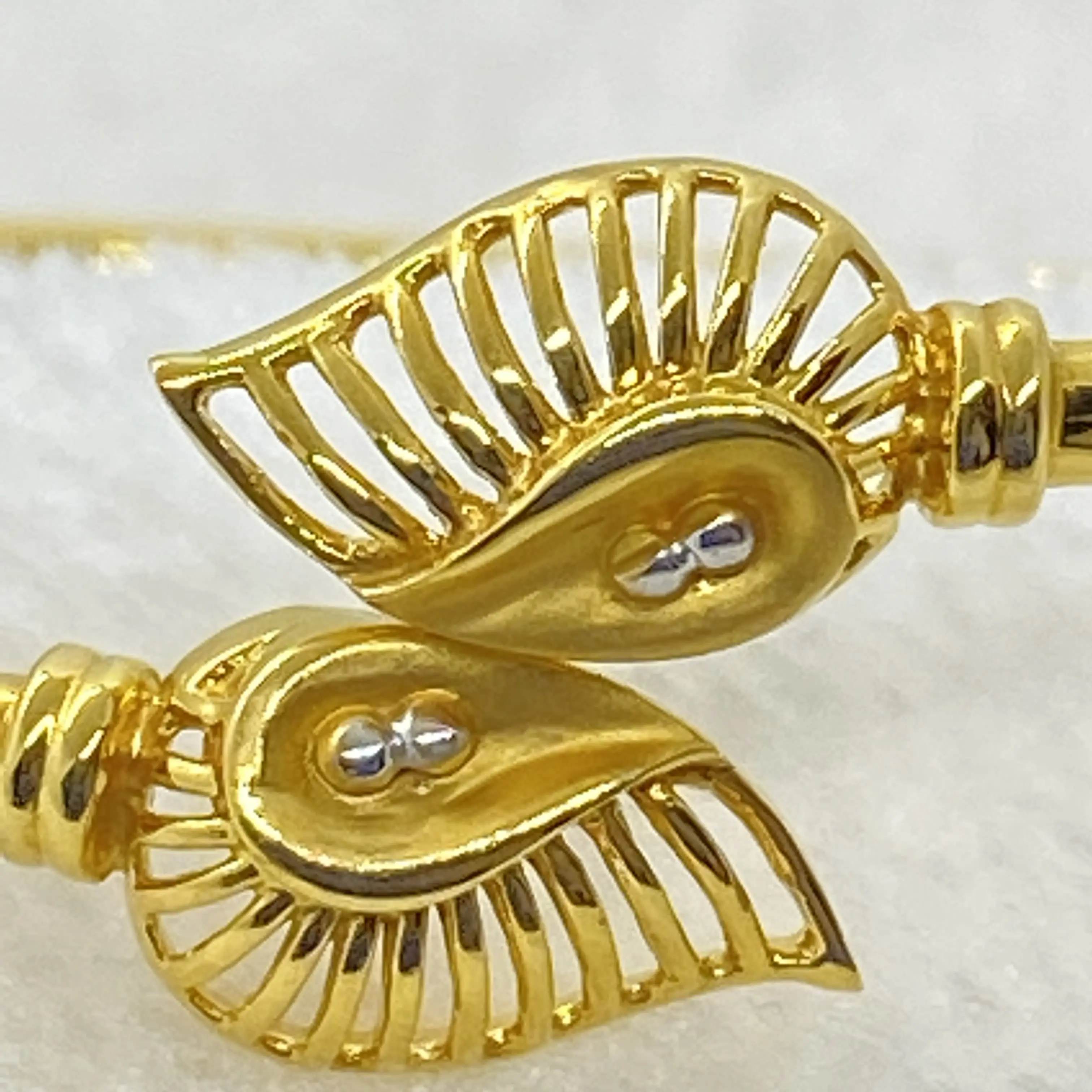 Fancy Leaf Bypass Kada Bangle Gj0150