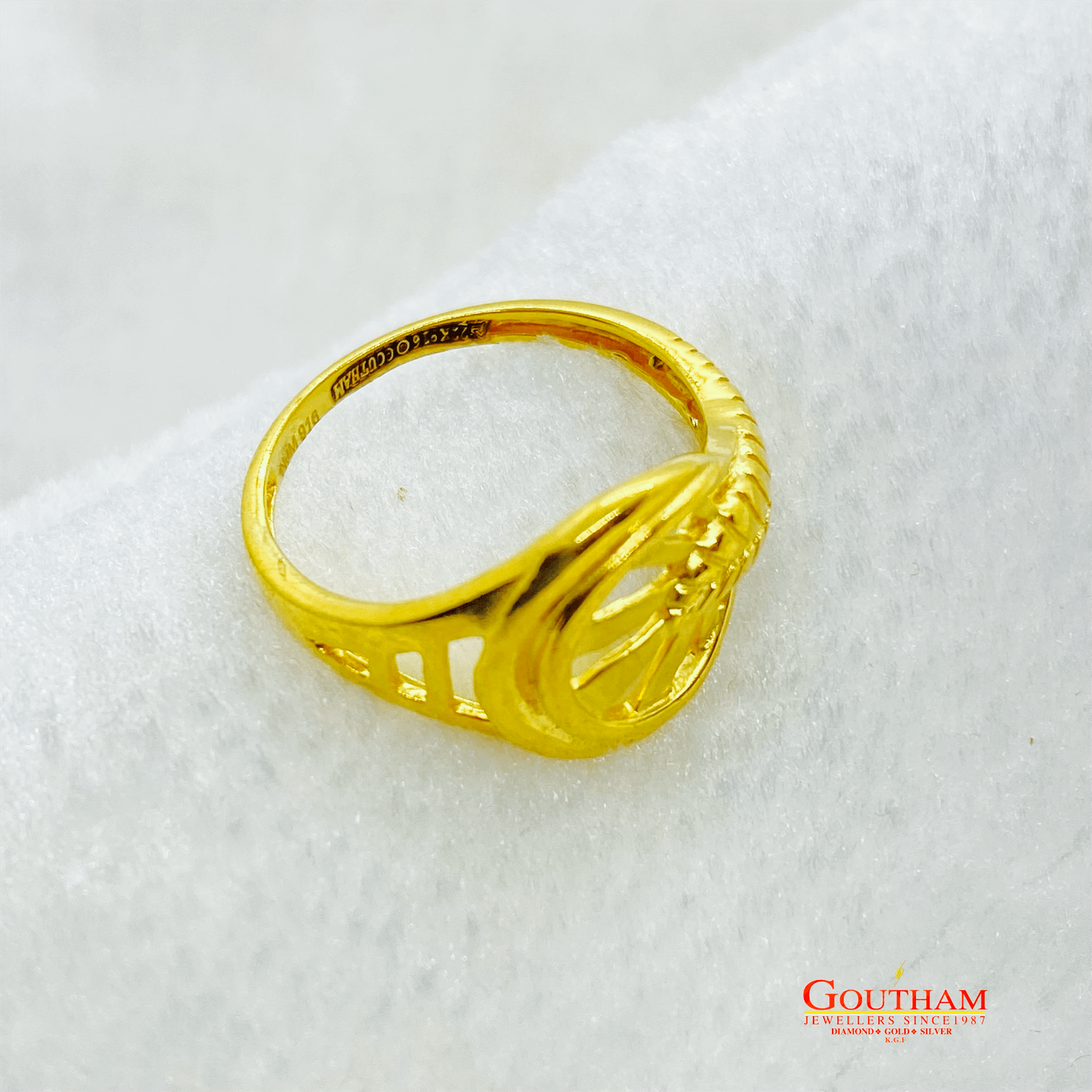 Fancy Emerald Casting Ring Gj0243