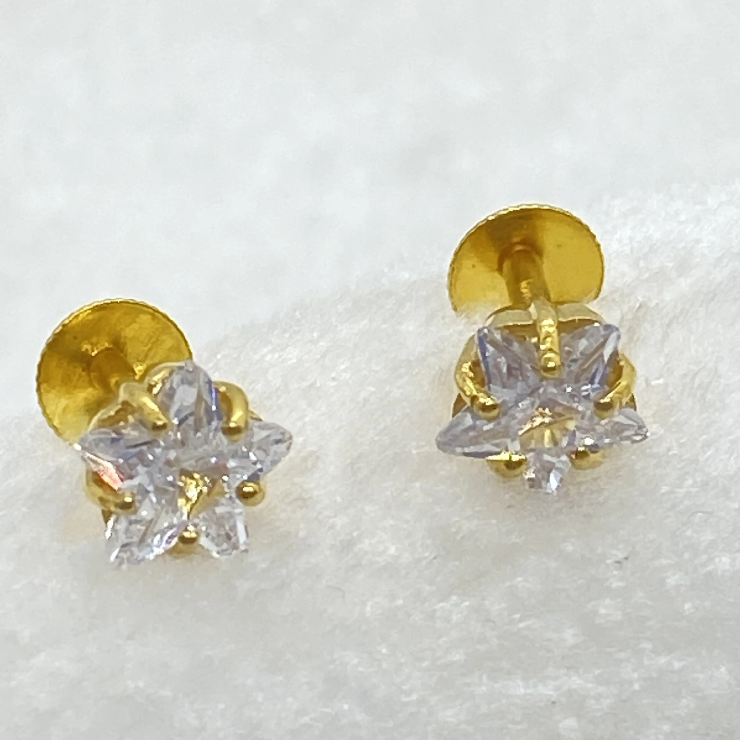 Fancy Star Diamond Finish Cz Stone Studs Gj0162
