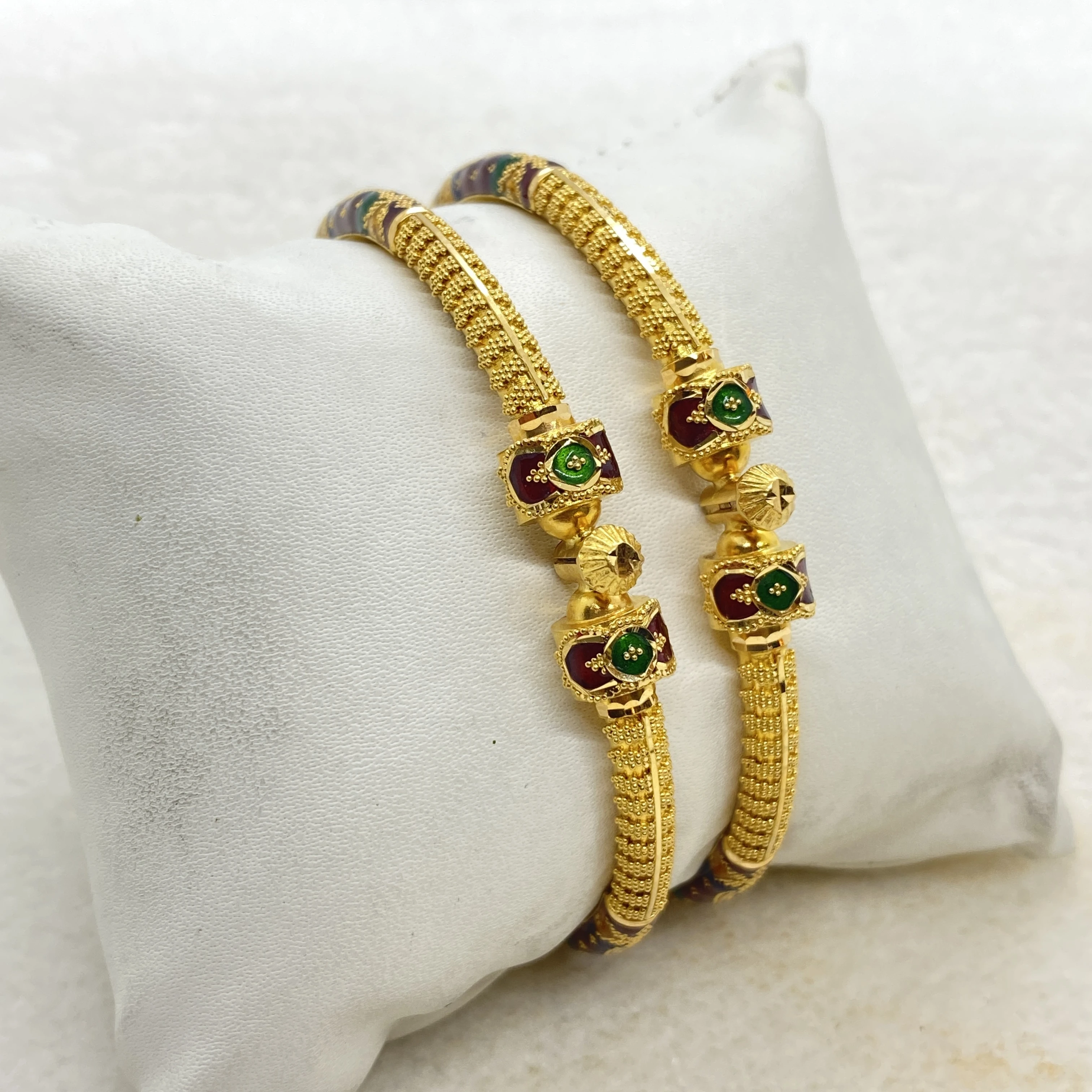 Fancy Enamel Screw Kada Bangle Gj0042