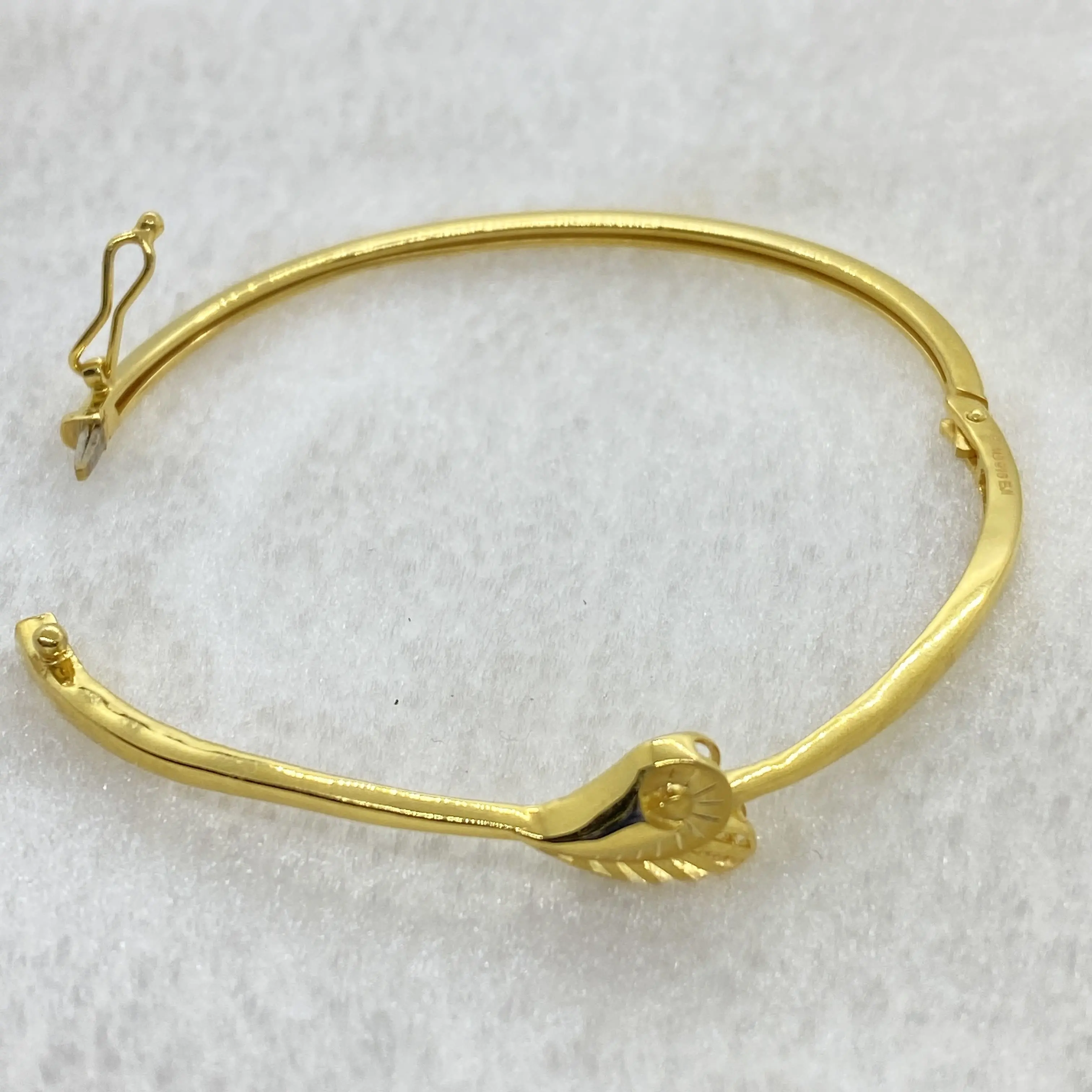 Fancy Heart Shape Casting Kada Bangle Gj0148
