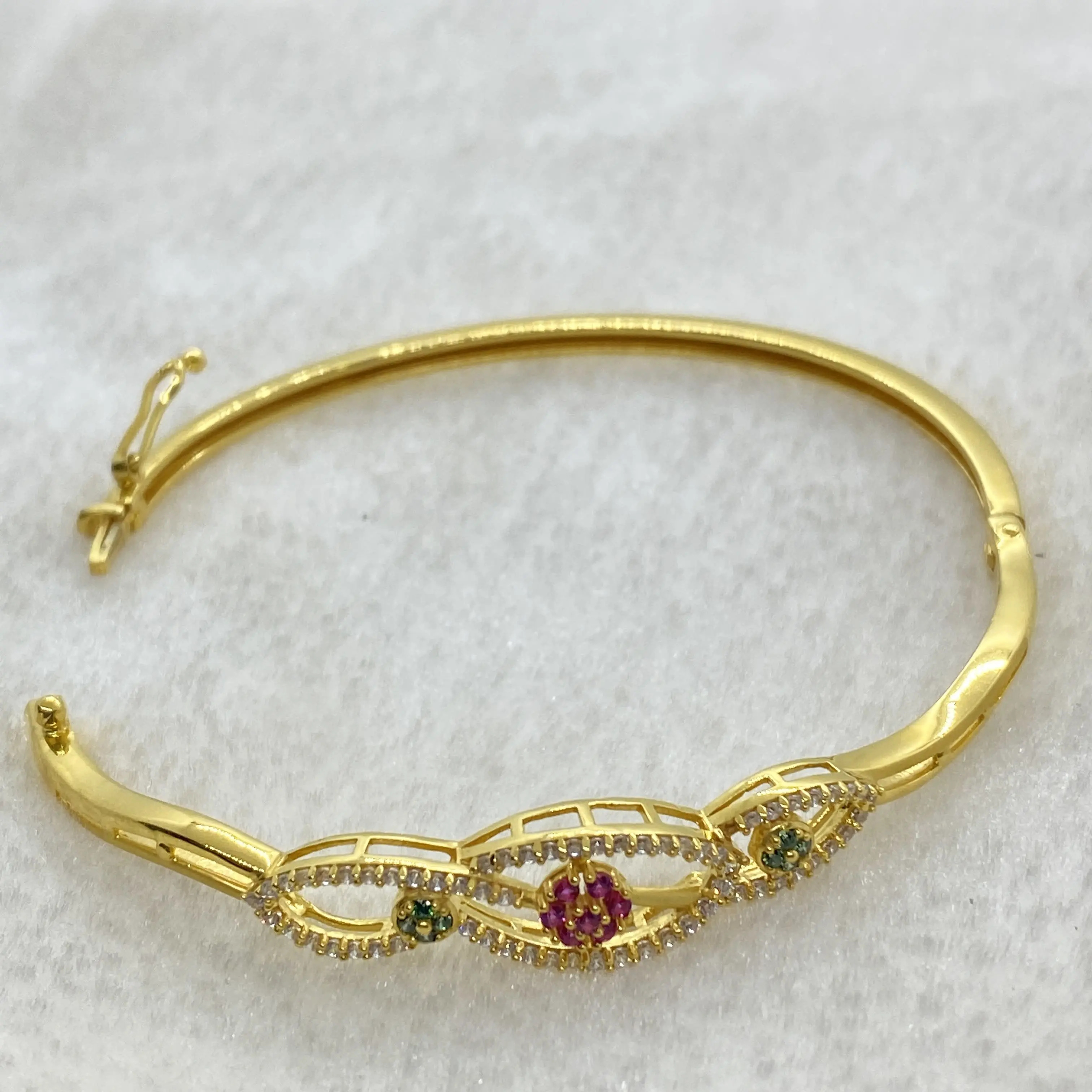 Fancy Designer Cz Kada Bangle Gj0147