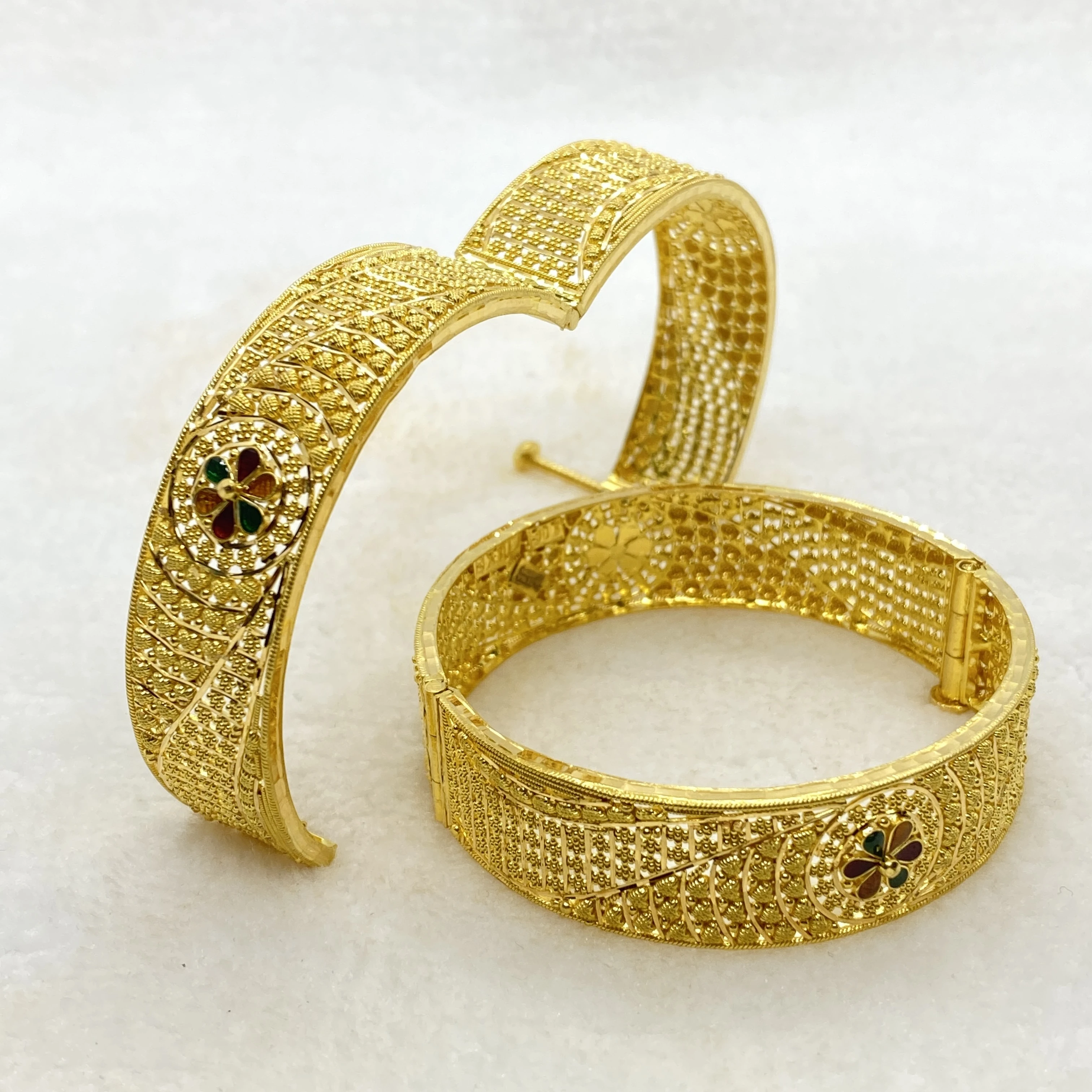 Fancy Flower Enamel Kada Bangle Gj0040