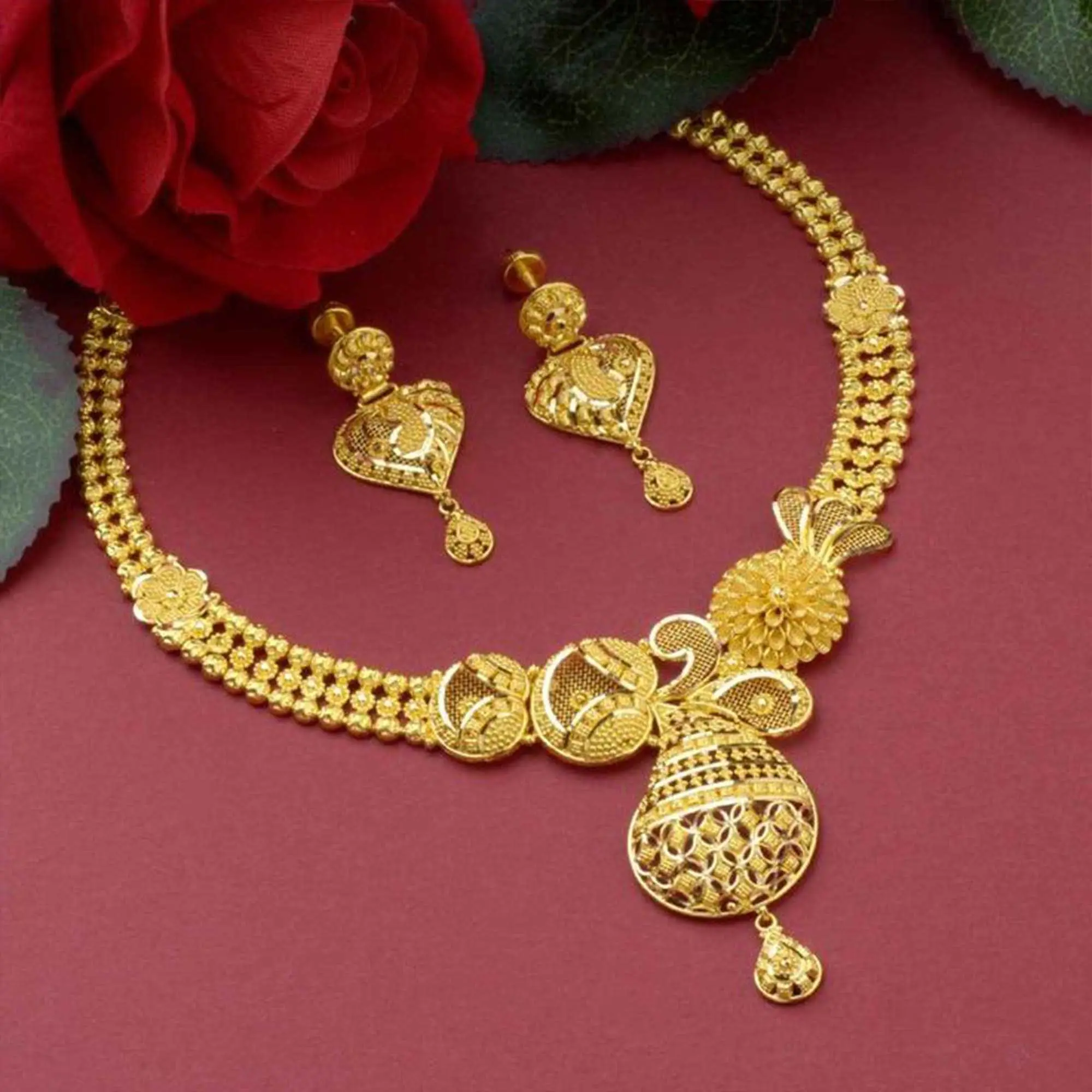 Dalaja Necklace Set