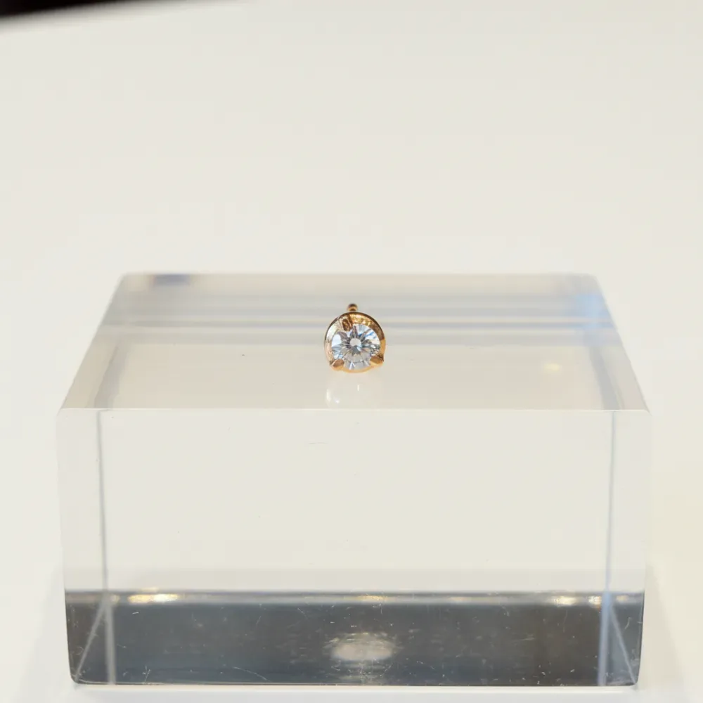 .06ct Diamond Nosepin