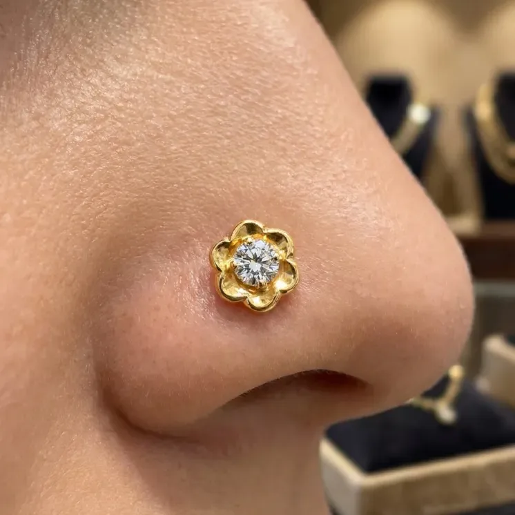 Flower Diamond Nosepin