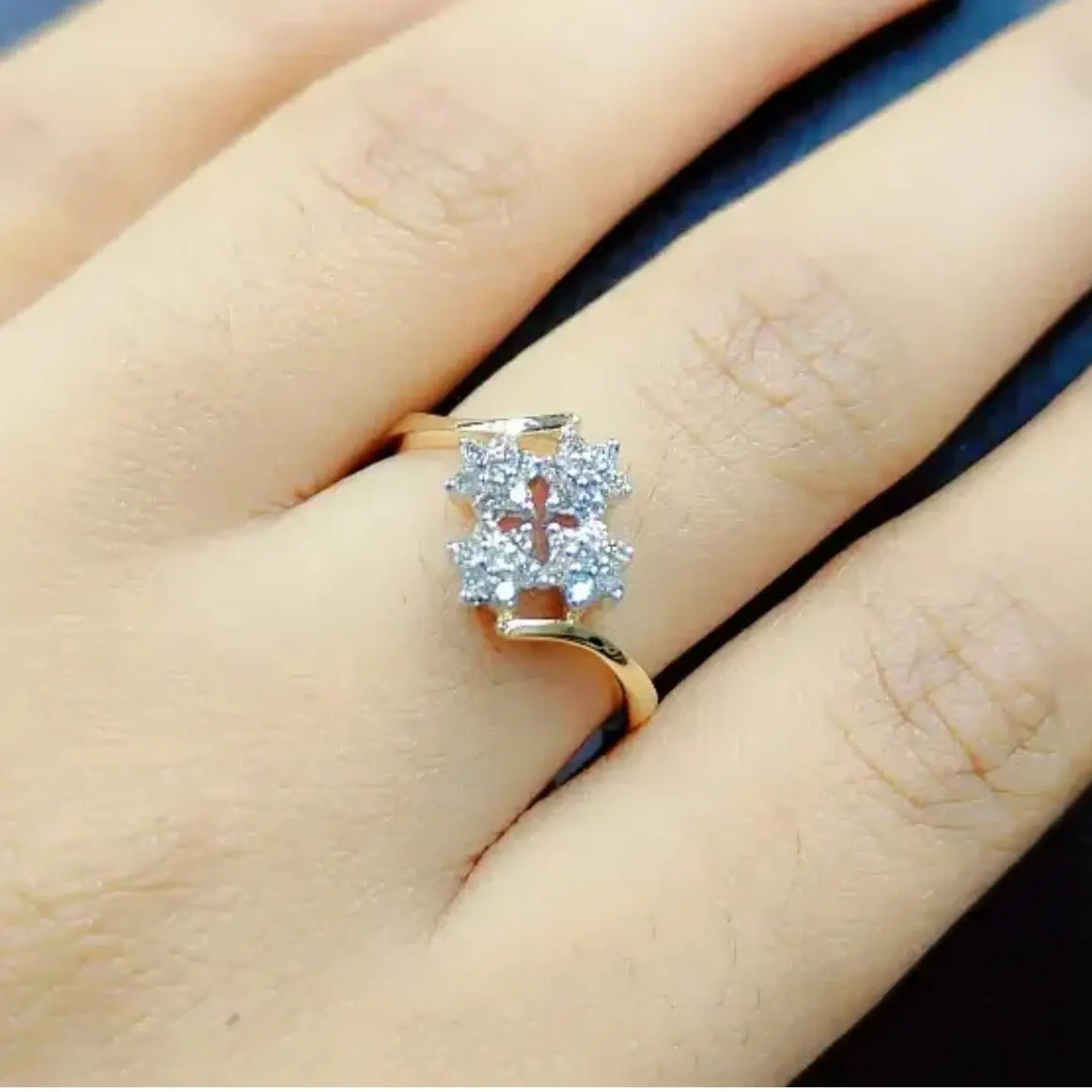 Sparkling Diamond Ring