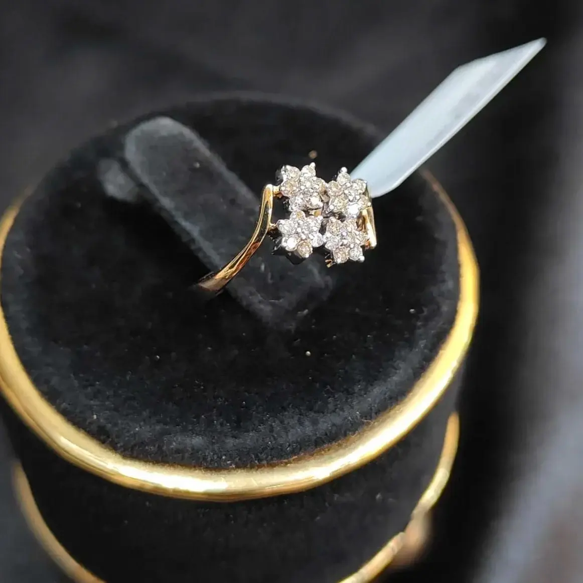 Sparkling Diamond Ring
