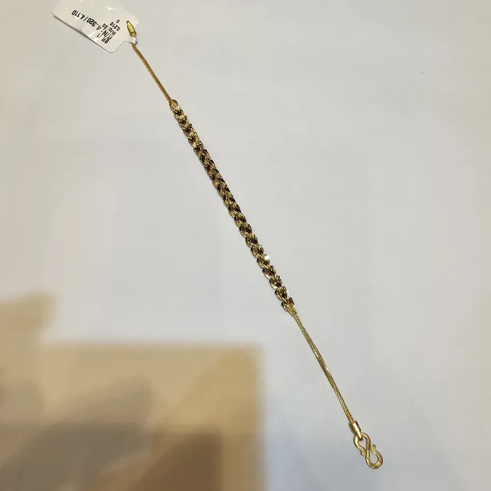 BRACELET