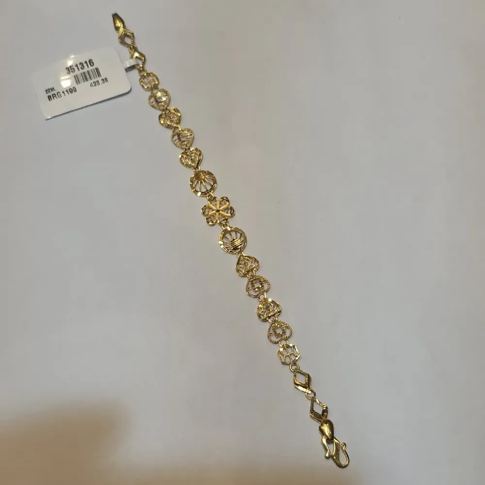 BRACELET