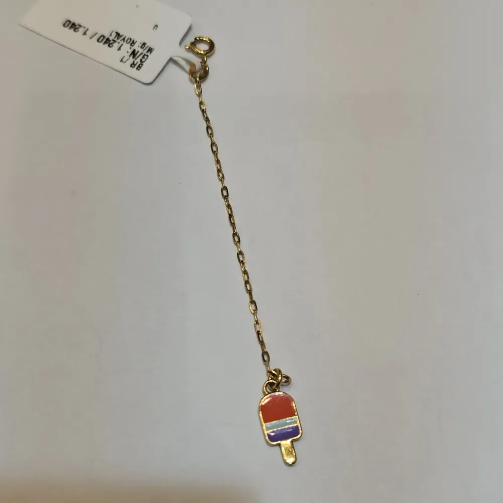 BRACELET