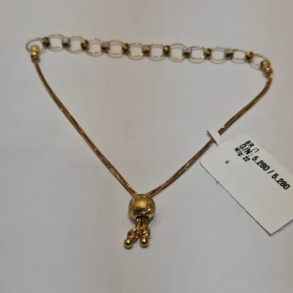 BRACELET