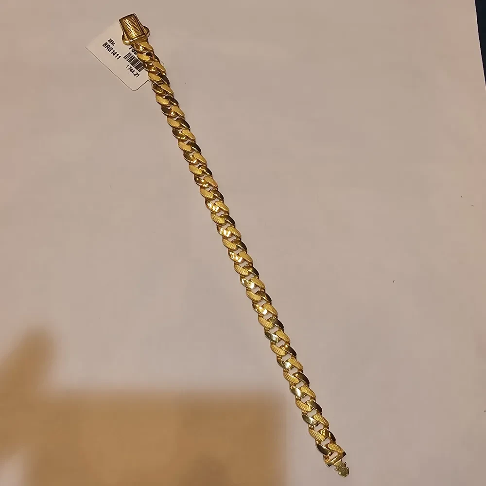 BRACELET