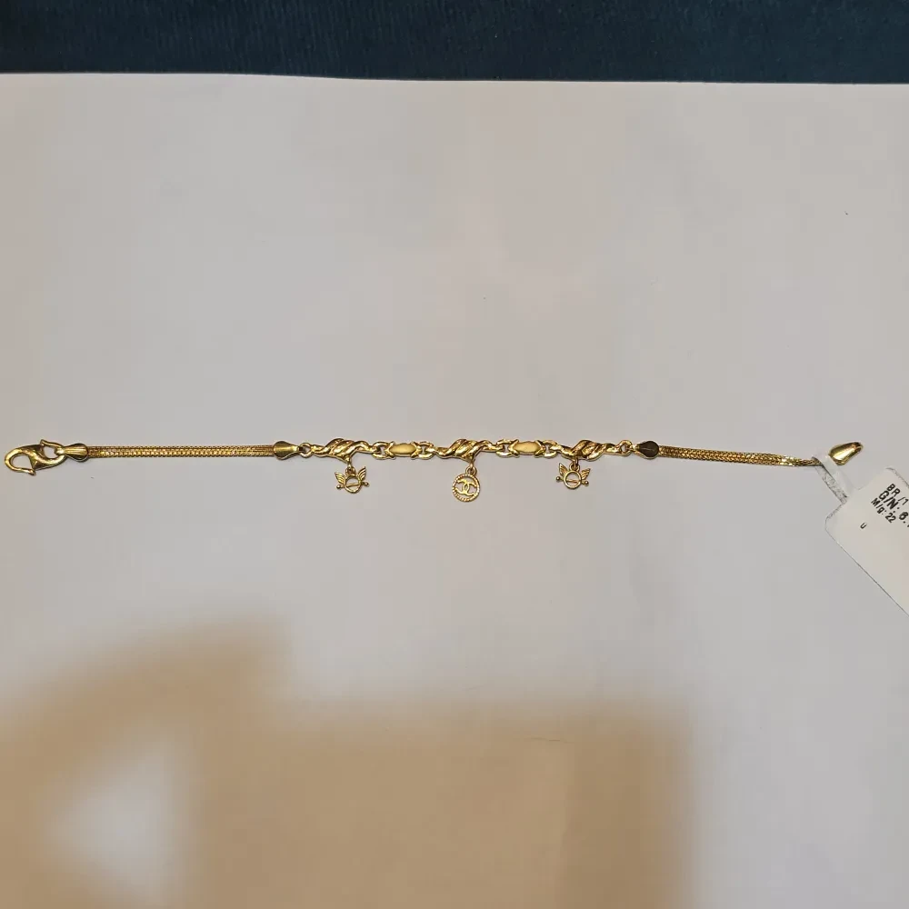 BRACELET