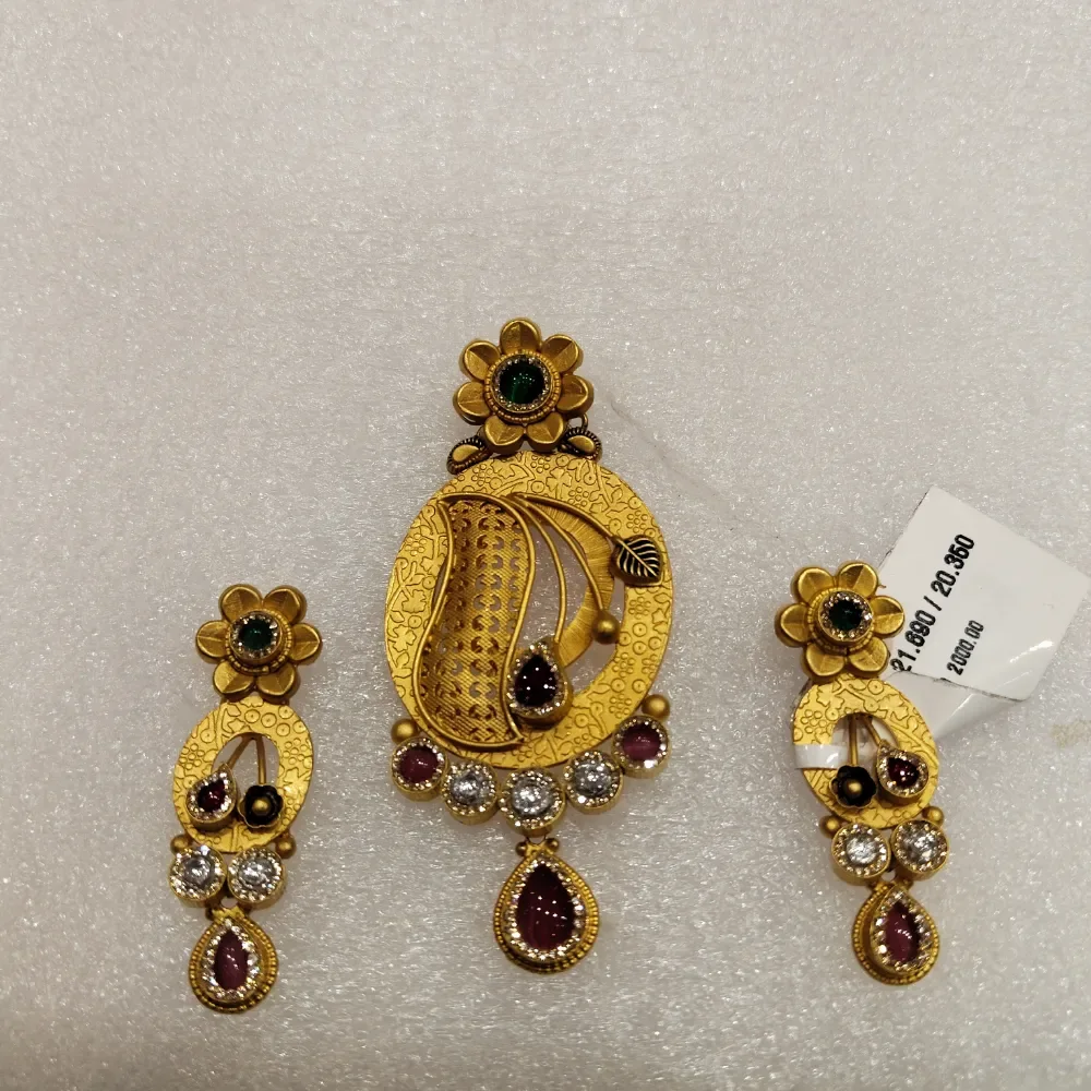 PENDANT 8