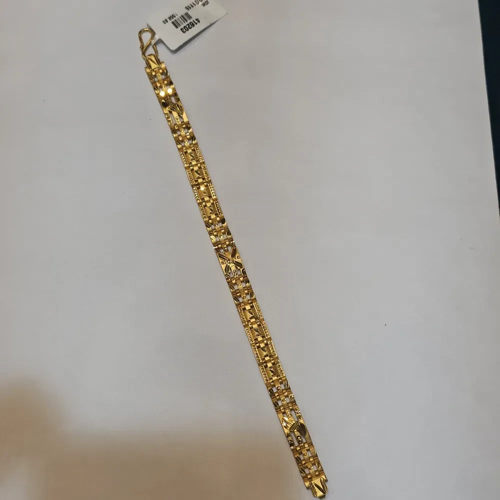 BRACELET