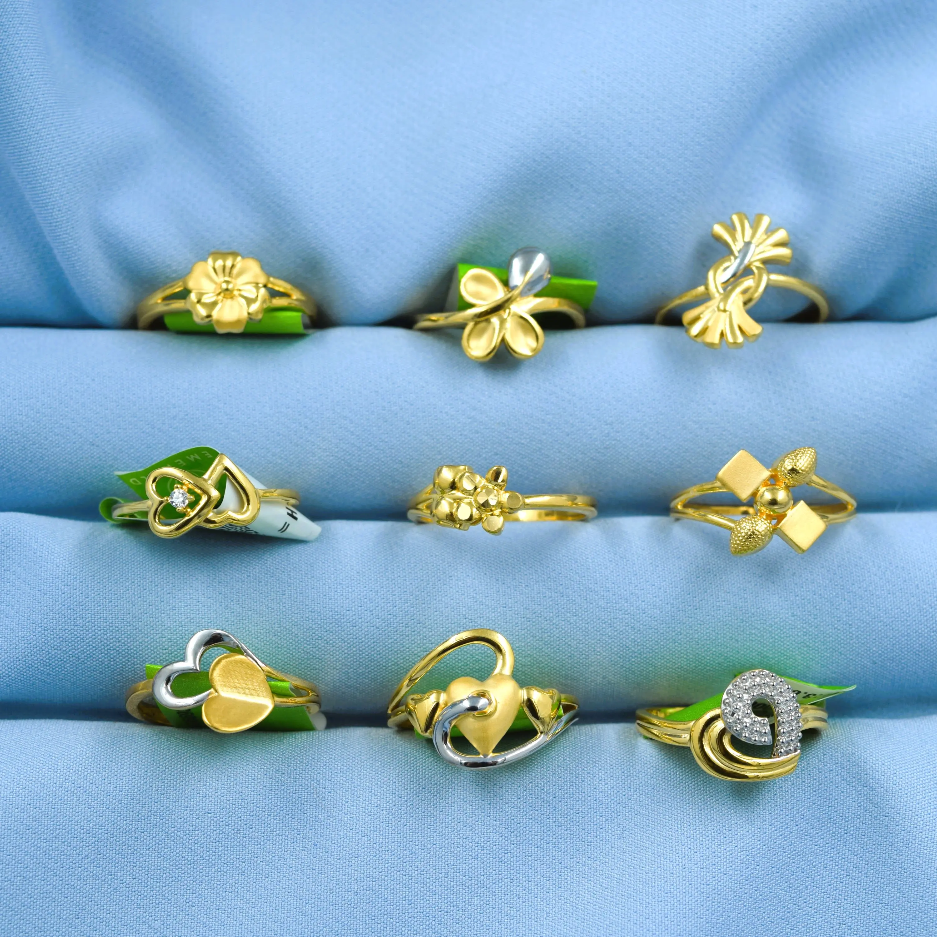 Emerald Ladies Ring