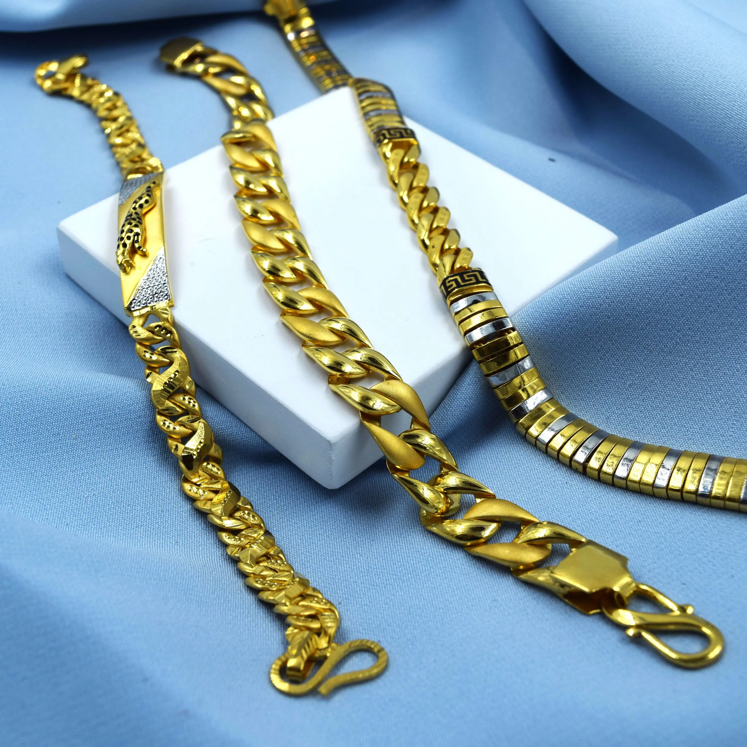 Bracelet 12