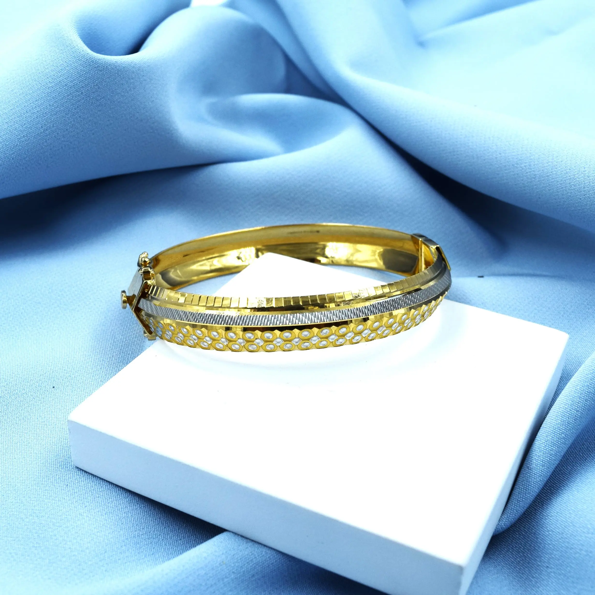 Bracelet 11