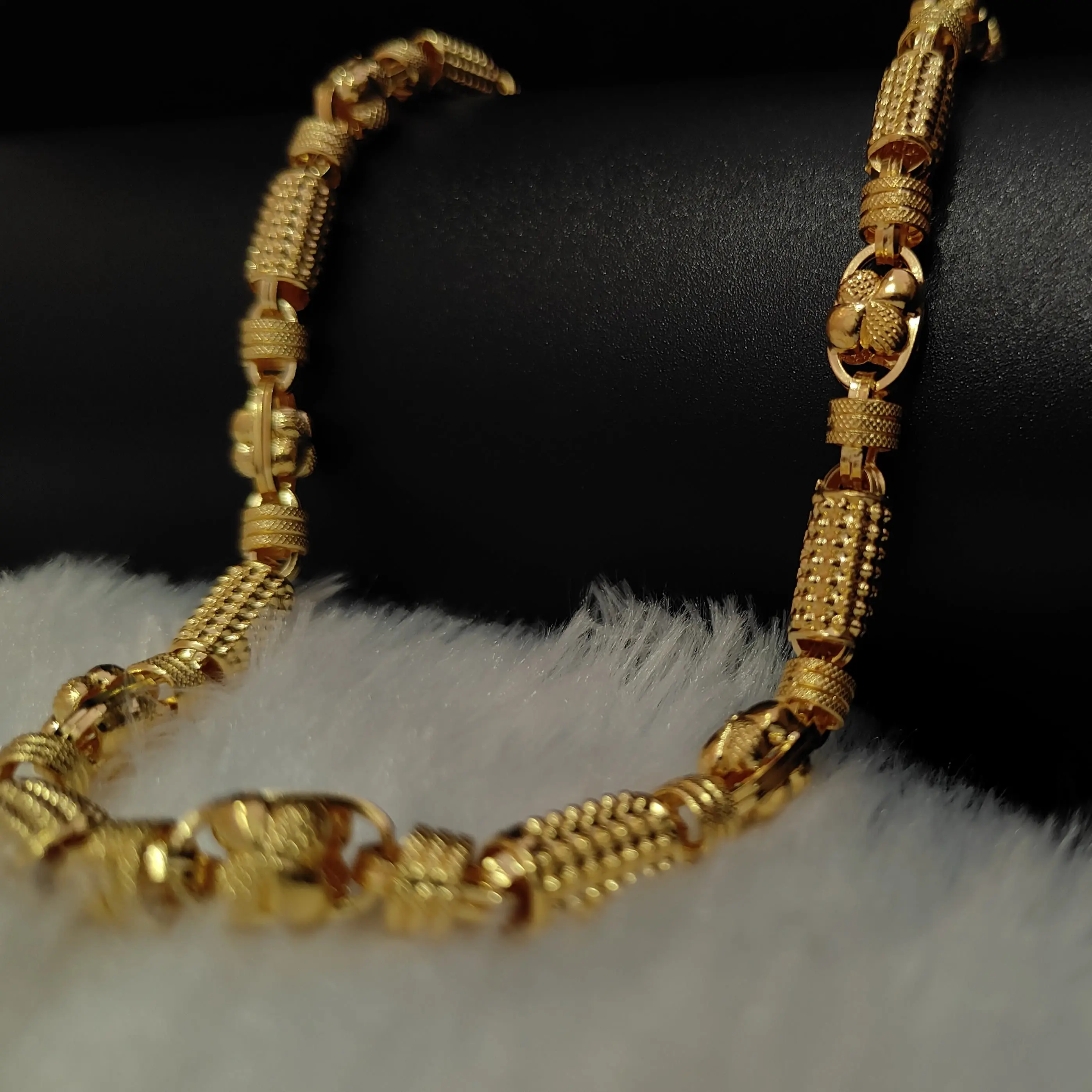Hollow Chain