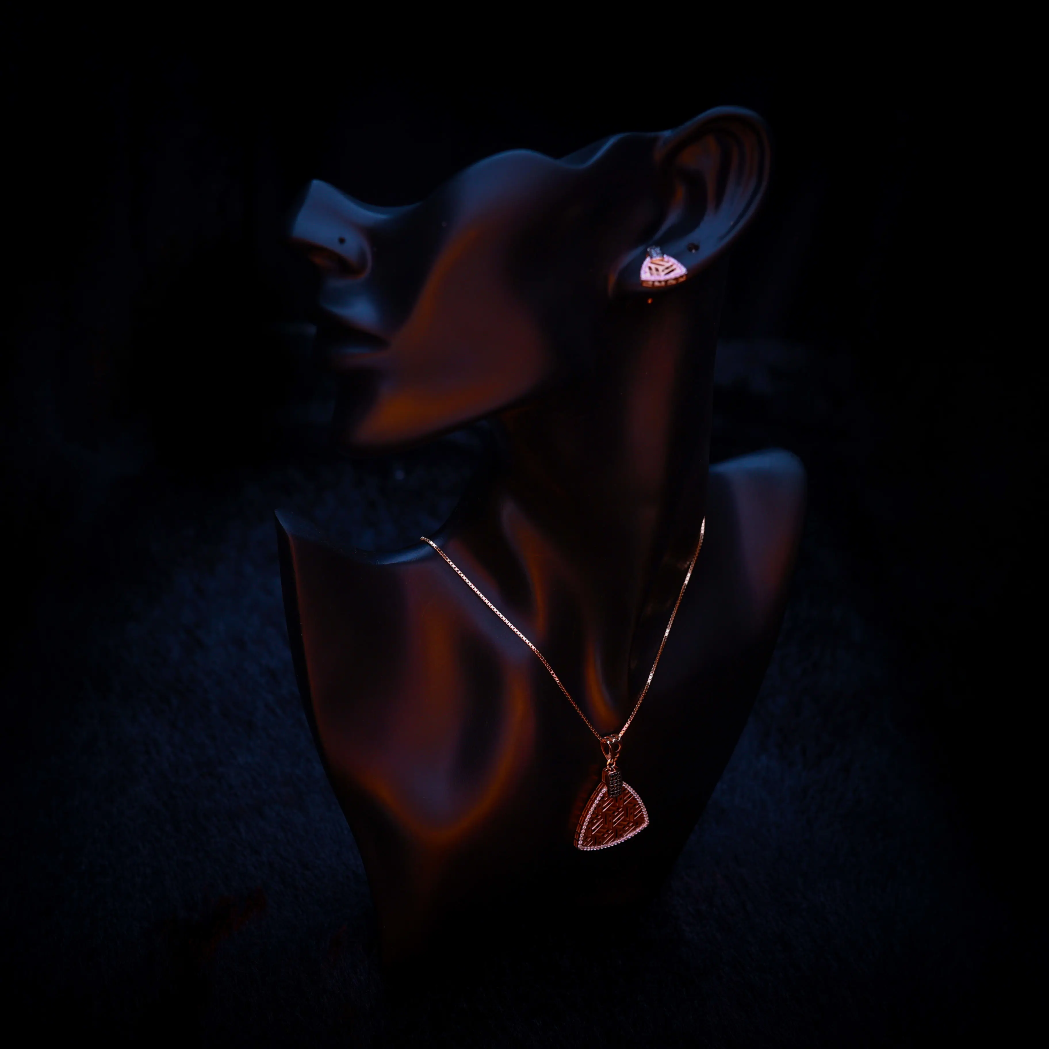 Rosegold Chain With Ear-rings