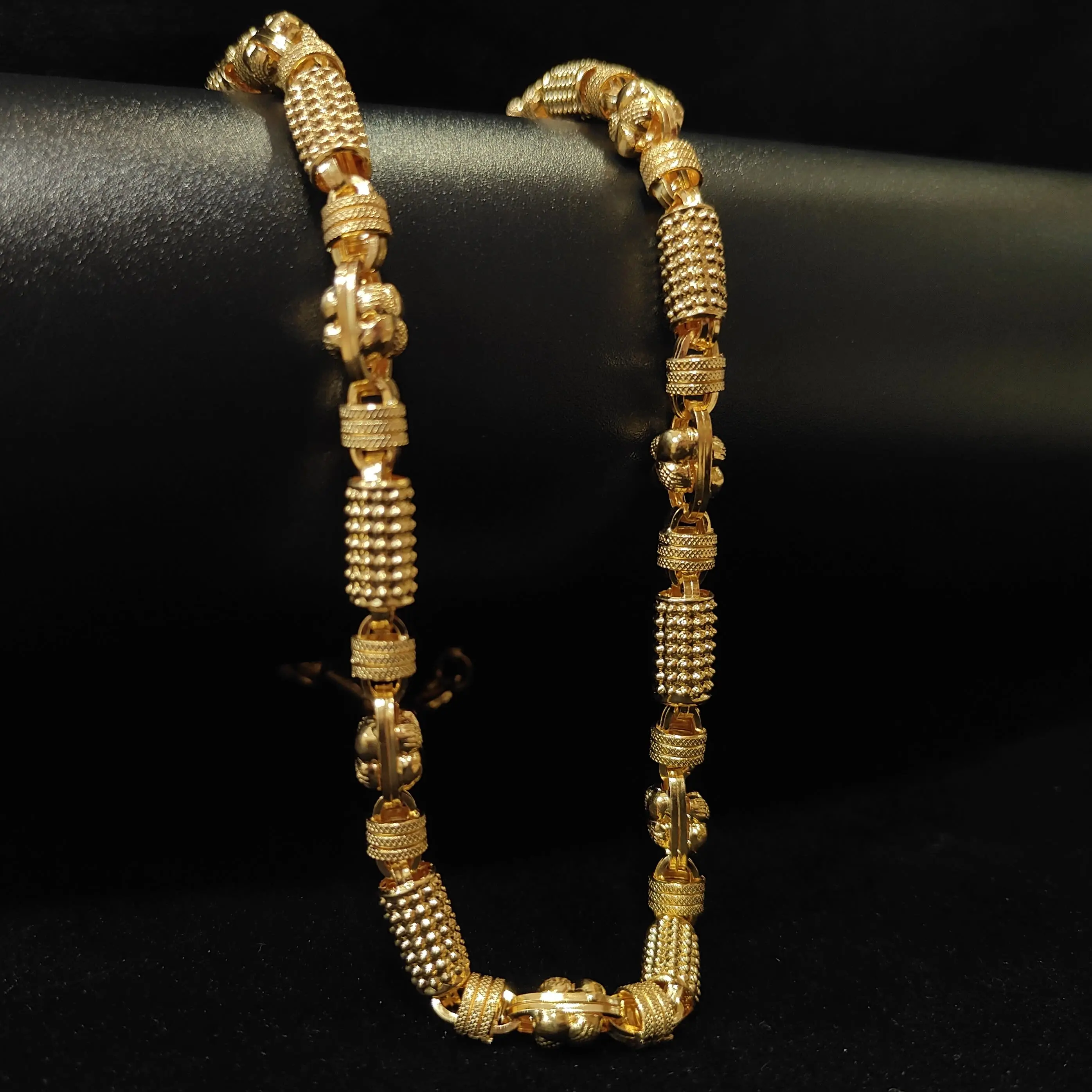 Hollow Chain
