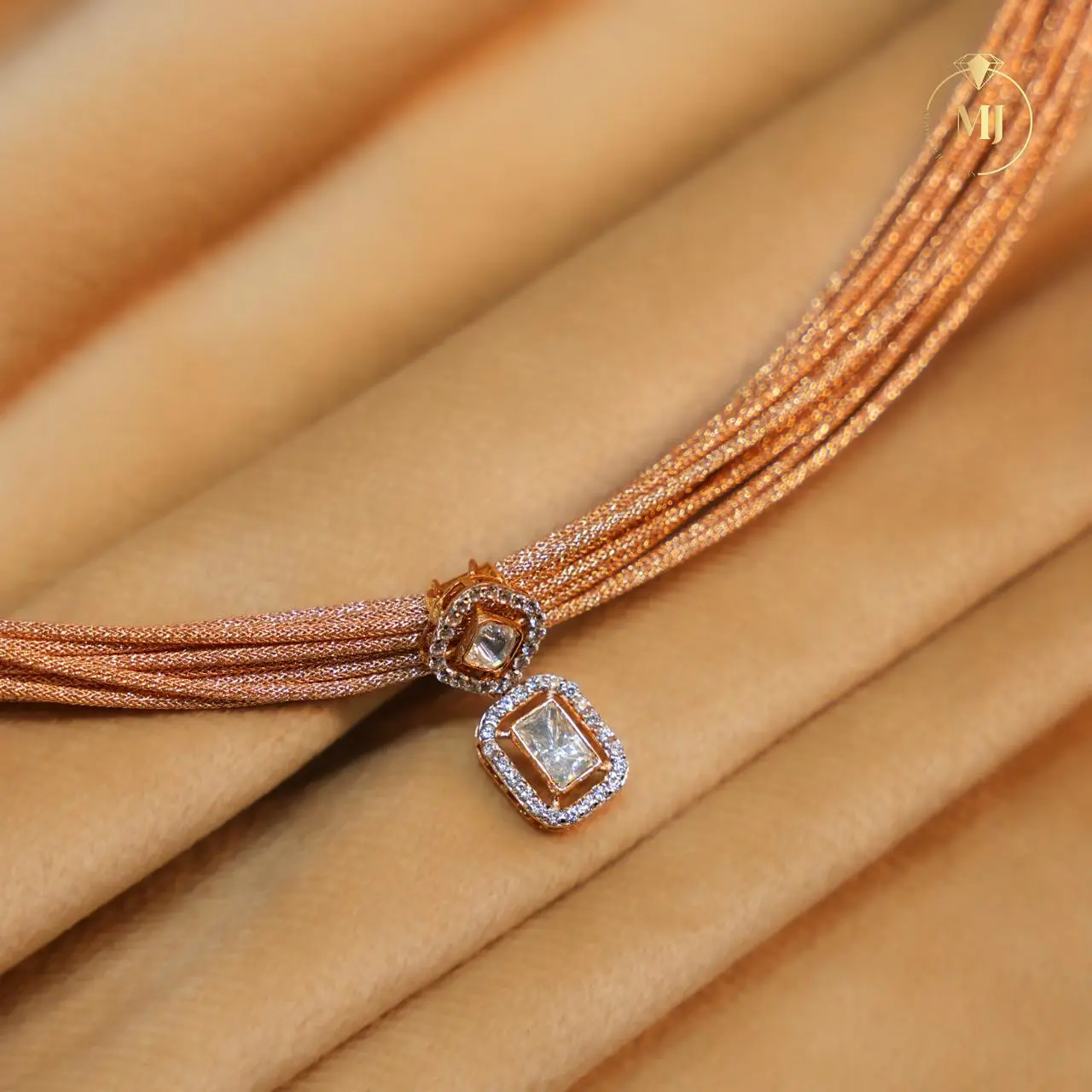 Elegant Minimal Choker