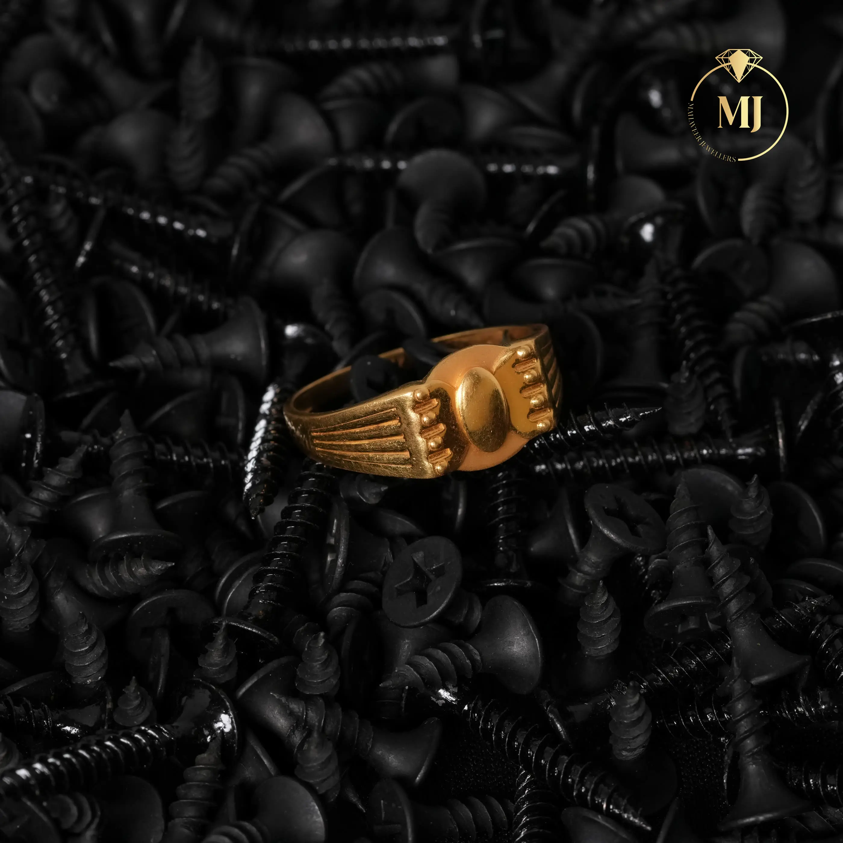 Majestic Oval Gents Gold Ring