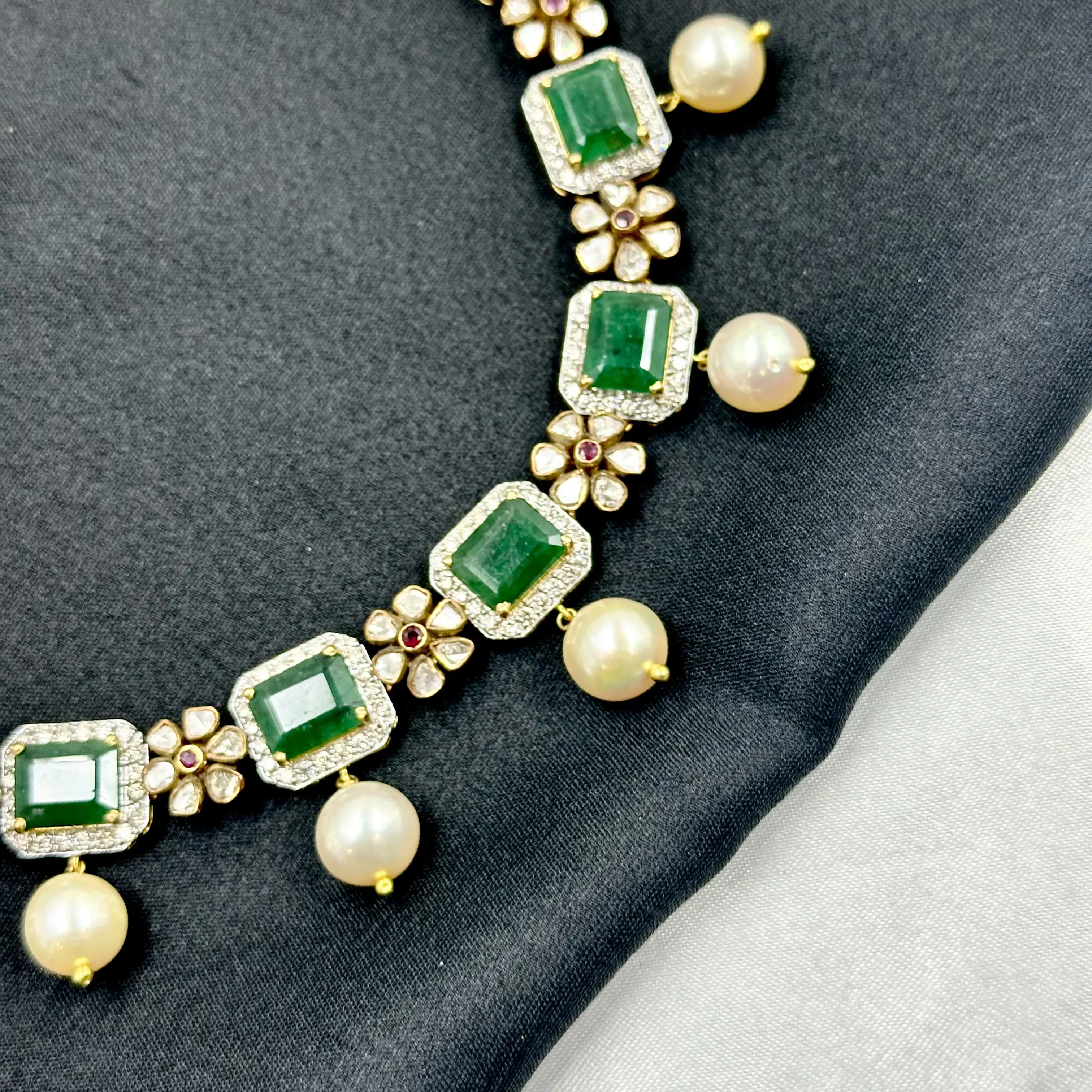 Diamond And Emerald Nexklace