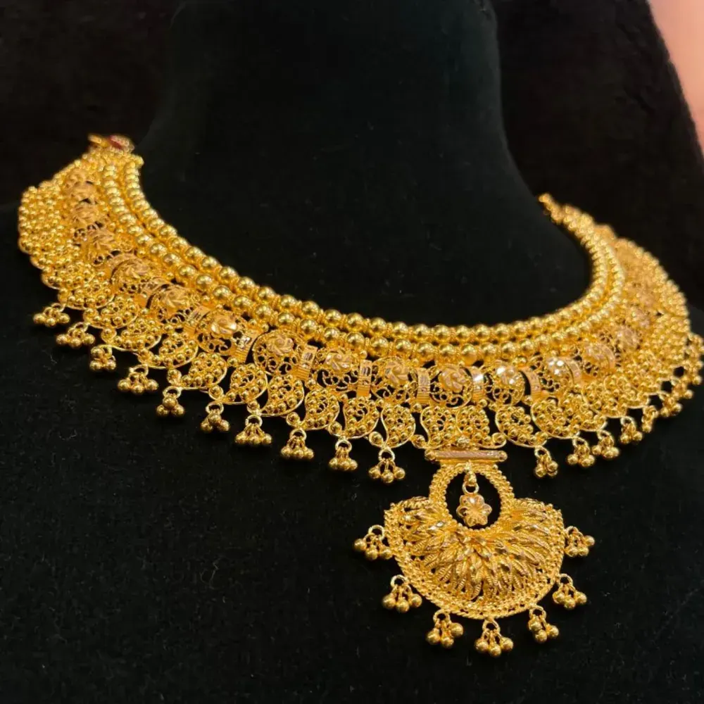 Culcatta Round Necklace