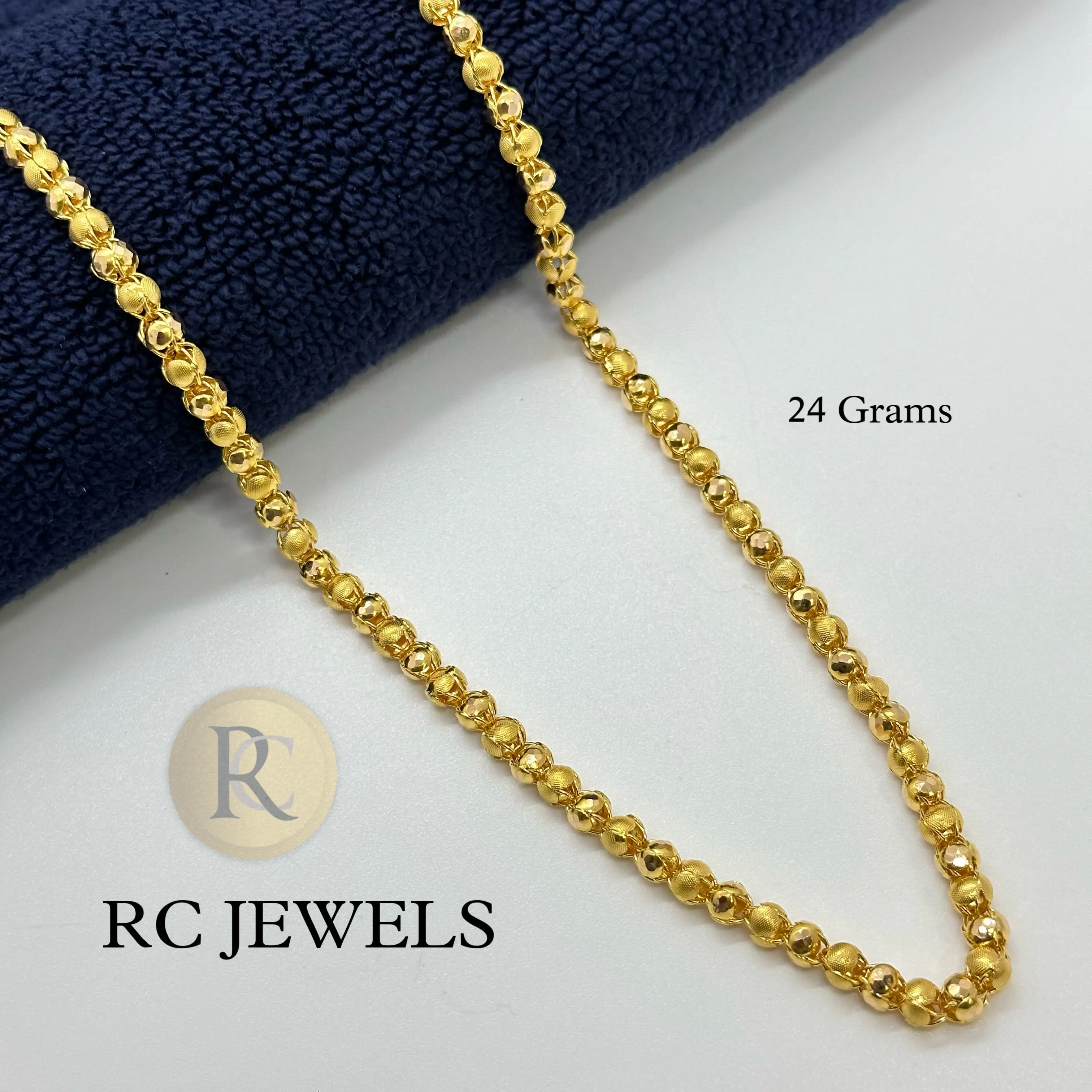 Adheera Chain