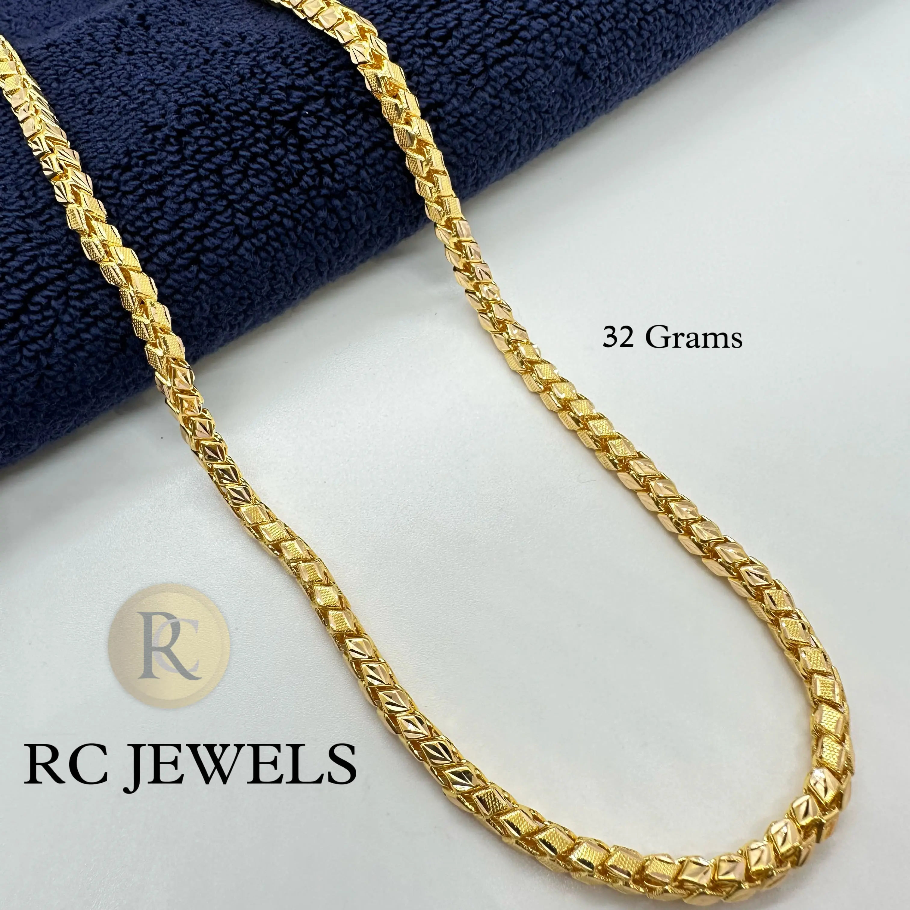 Adheera Chain