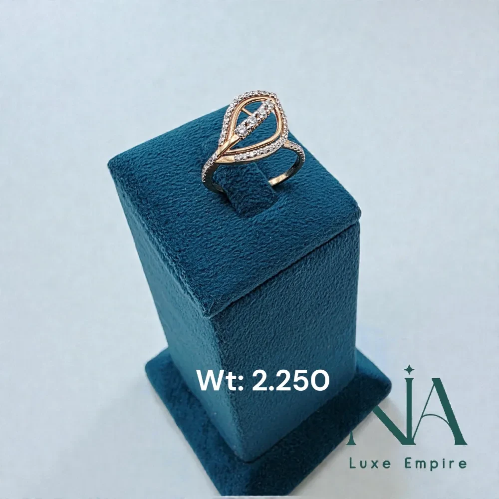 Fancy Ladies Ring 32