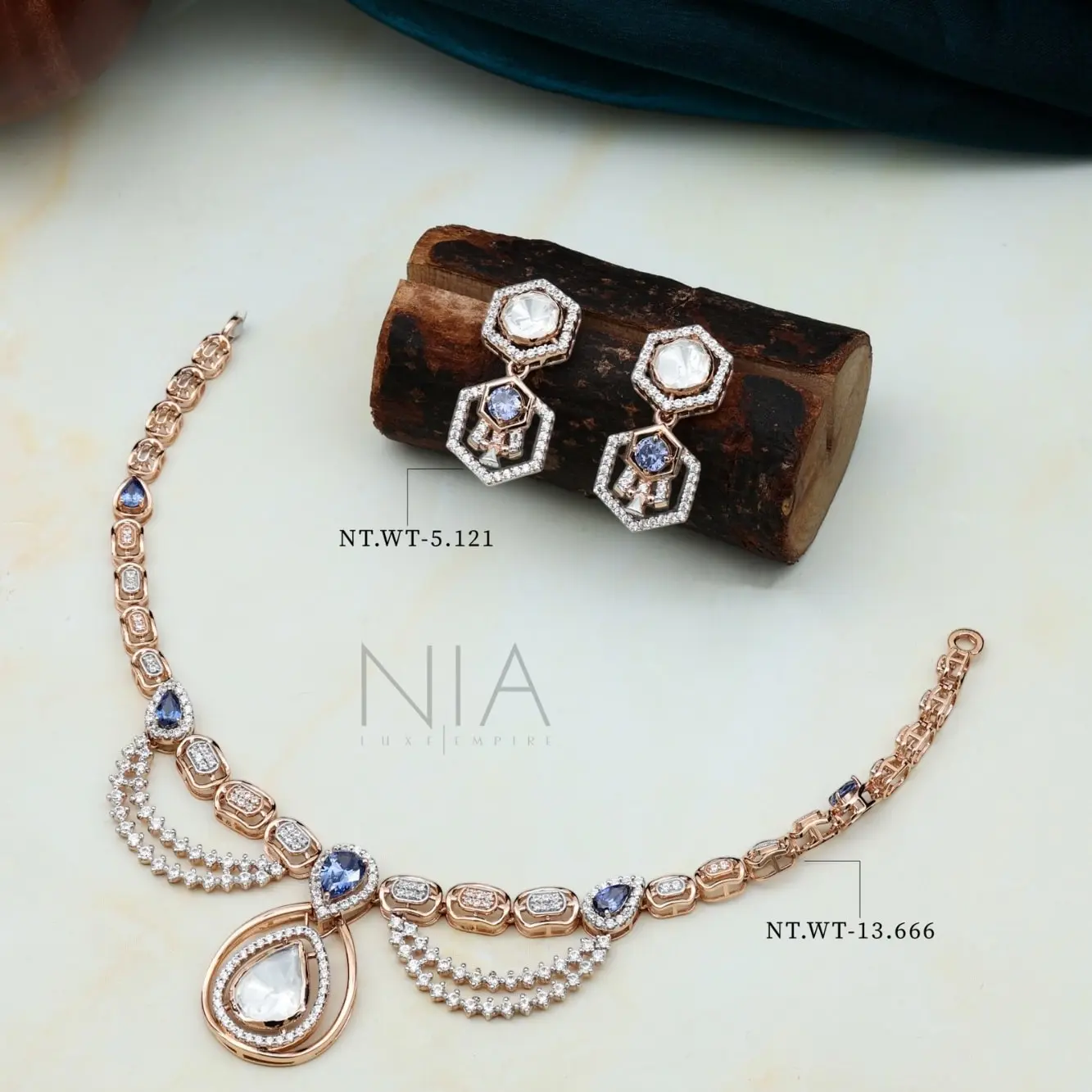 Mozzo Necklace 17