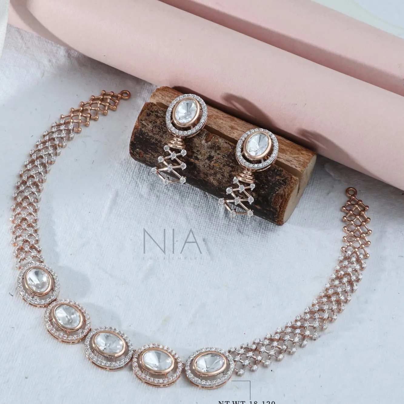 Mozzo Necklace 16