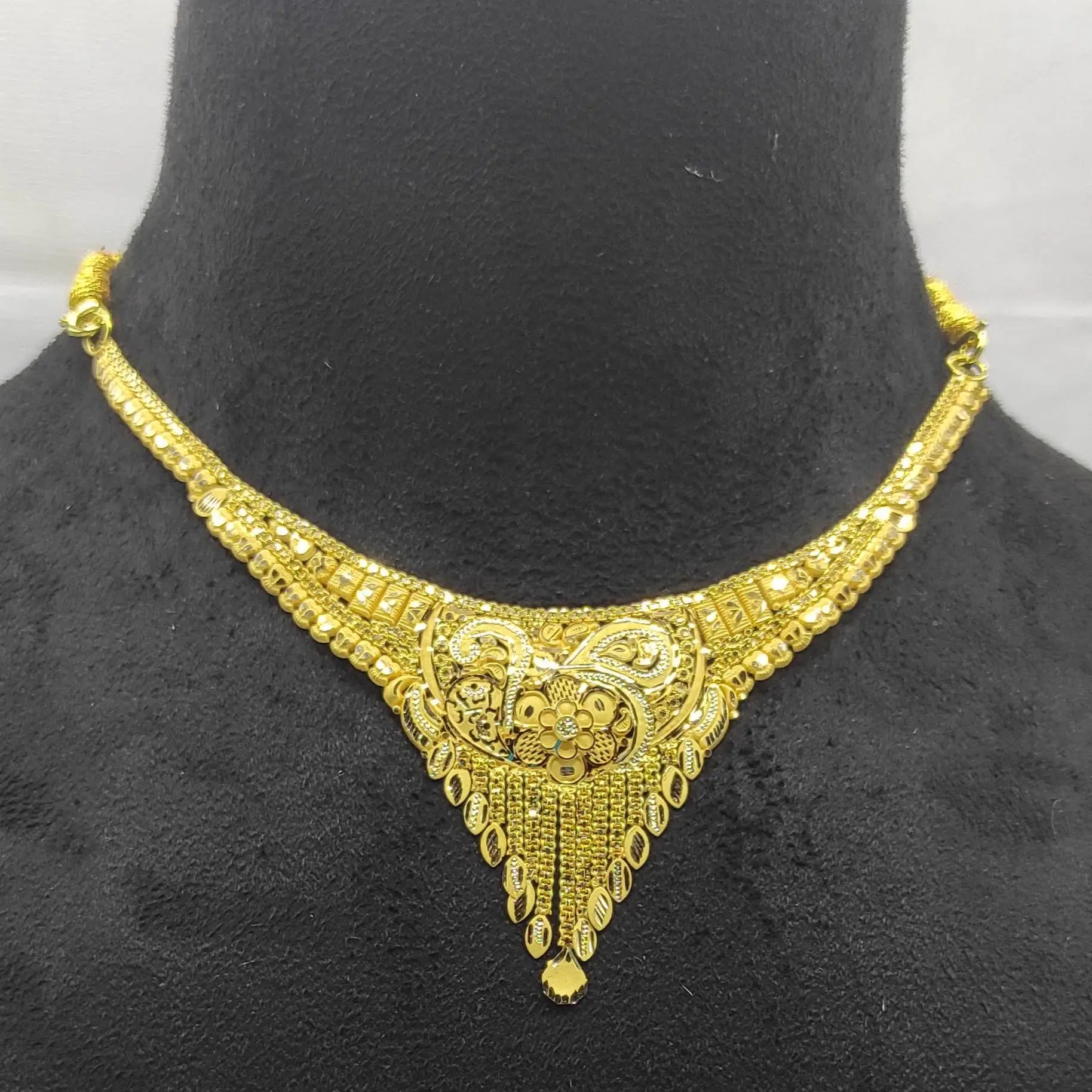 Arbi Necklace