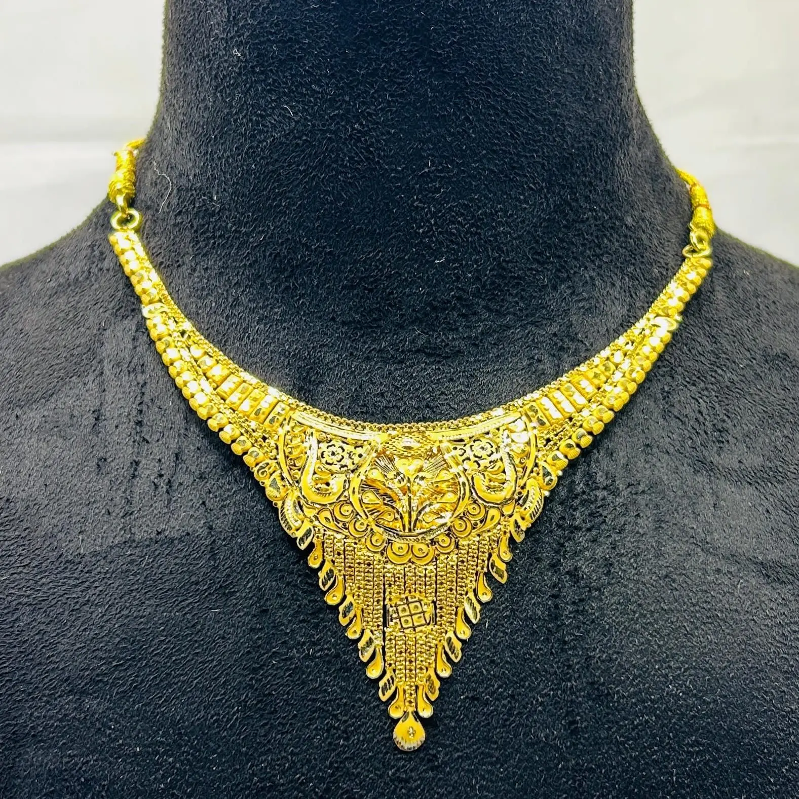 Arbi Necklace