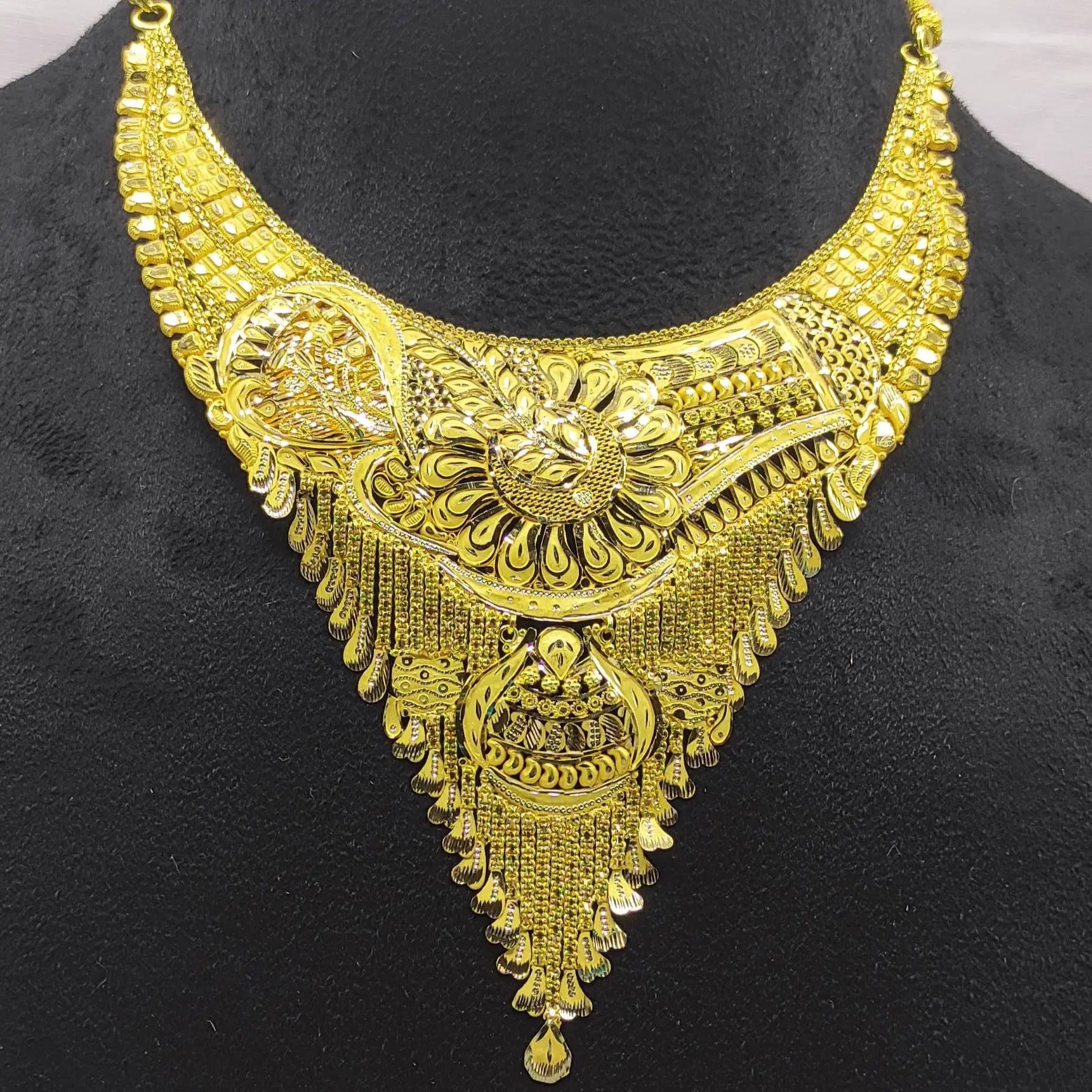 Arbi Necklace