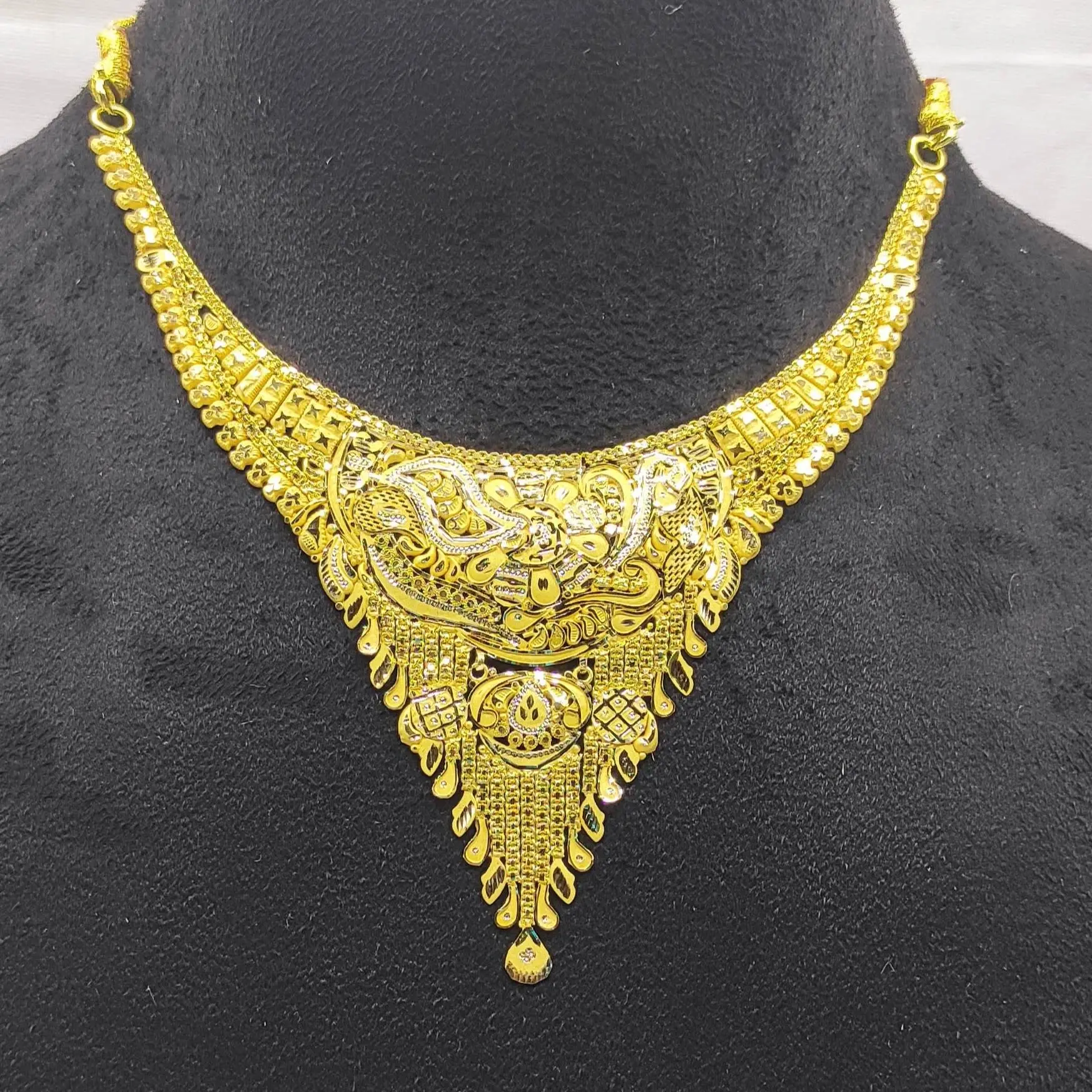 Arbi Necklace