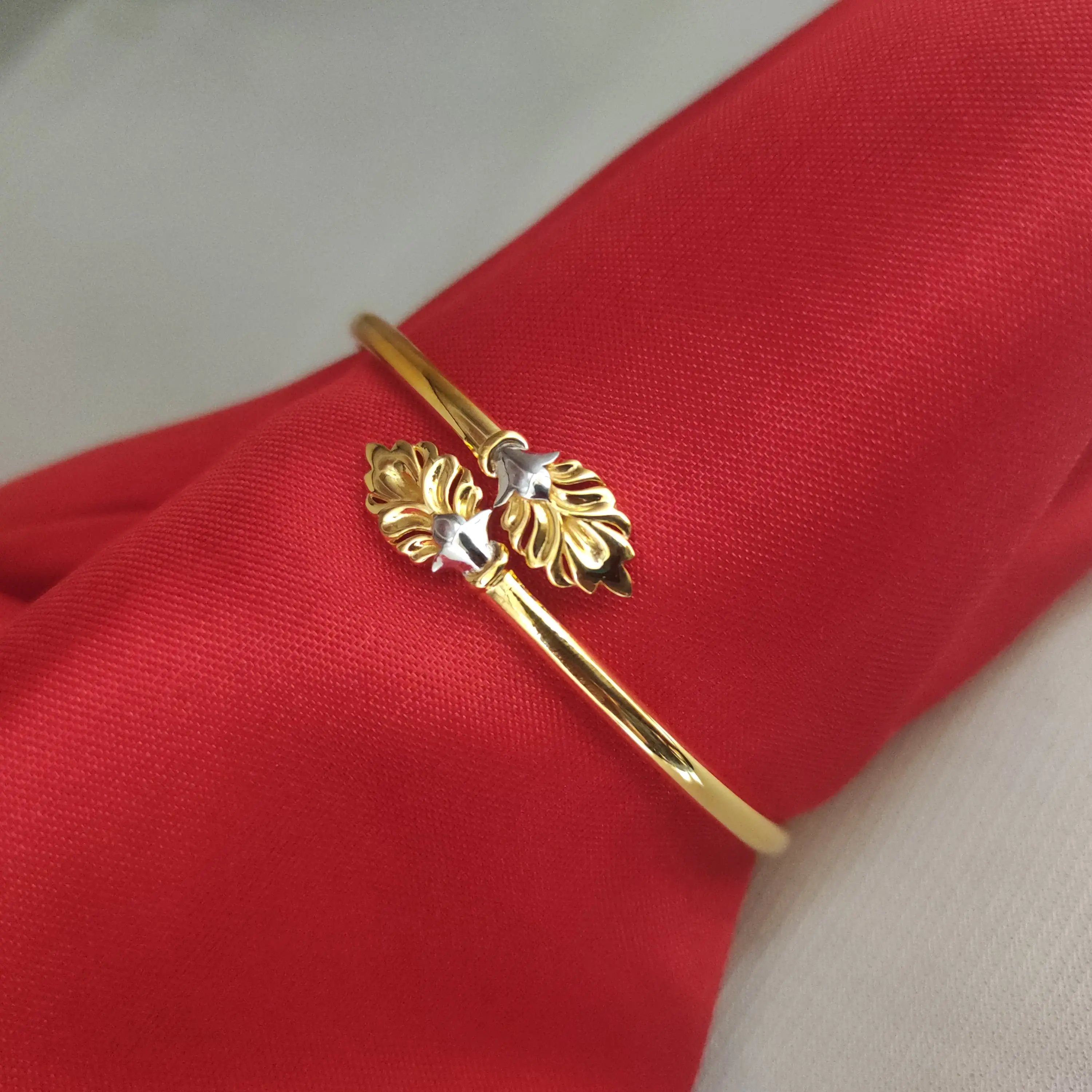 Leaf Shape Ladies Kada