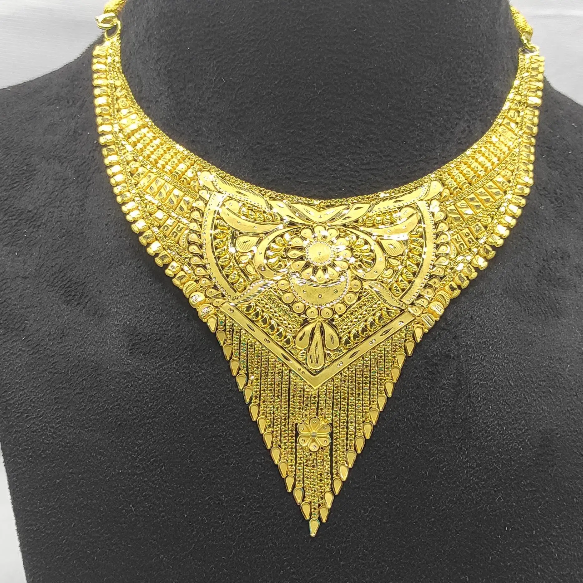 Arbi Necklace