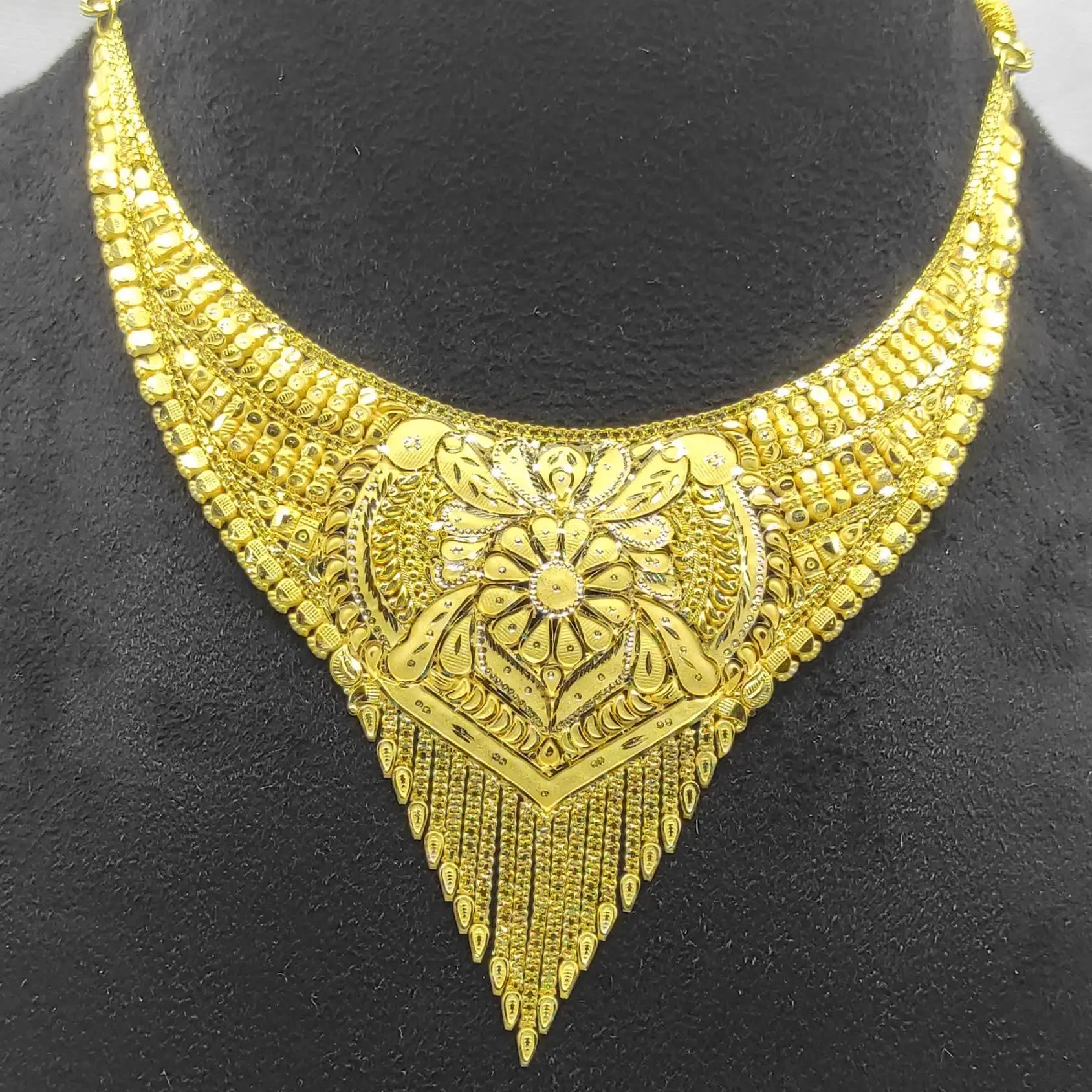 Arbi Necklace