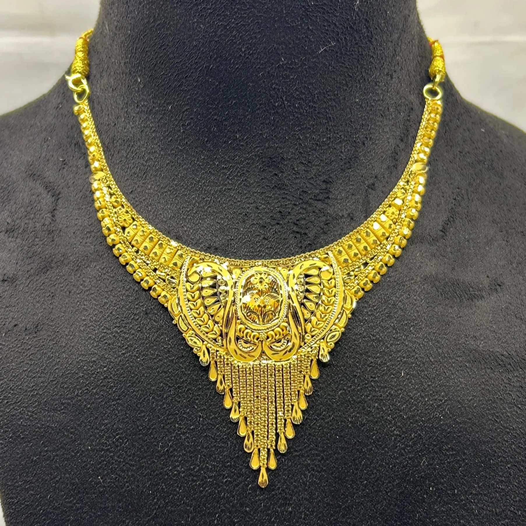Arbi Necklace