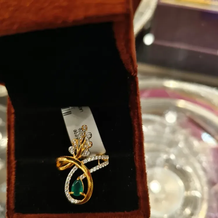 Ladies Ring
