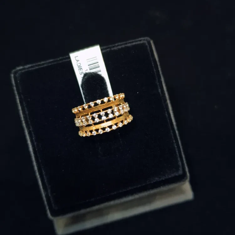 Ladies Ring