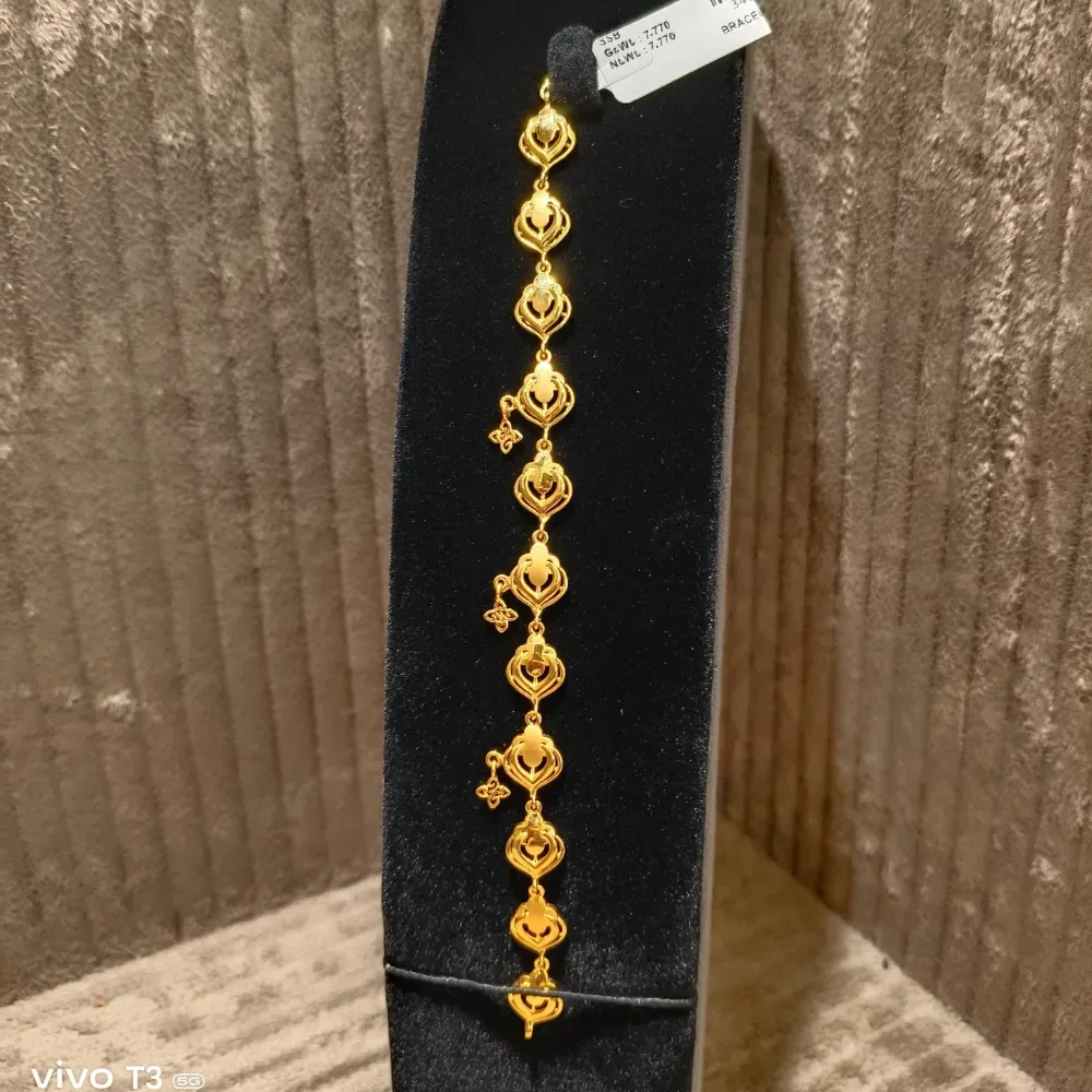 Bracelet